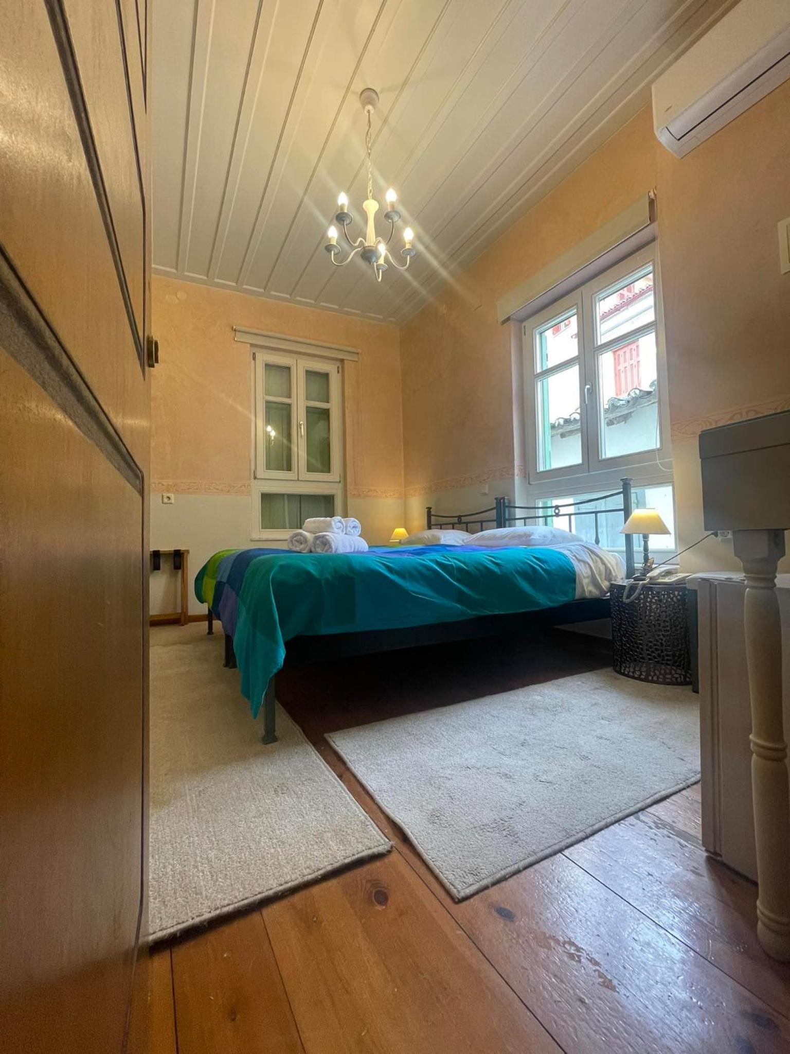 Twin Room - Photo 3