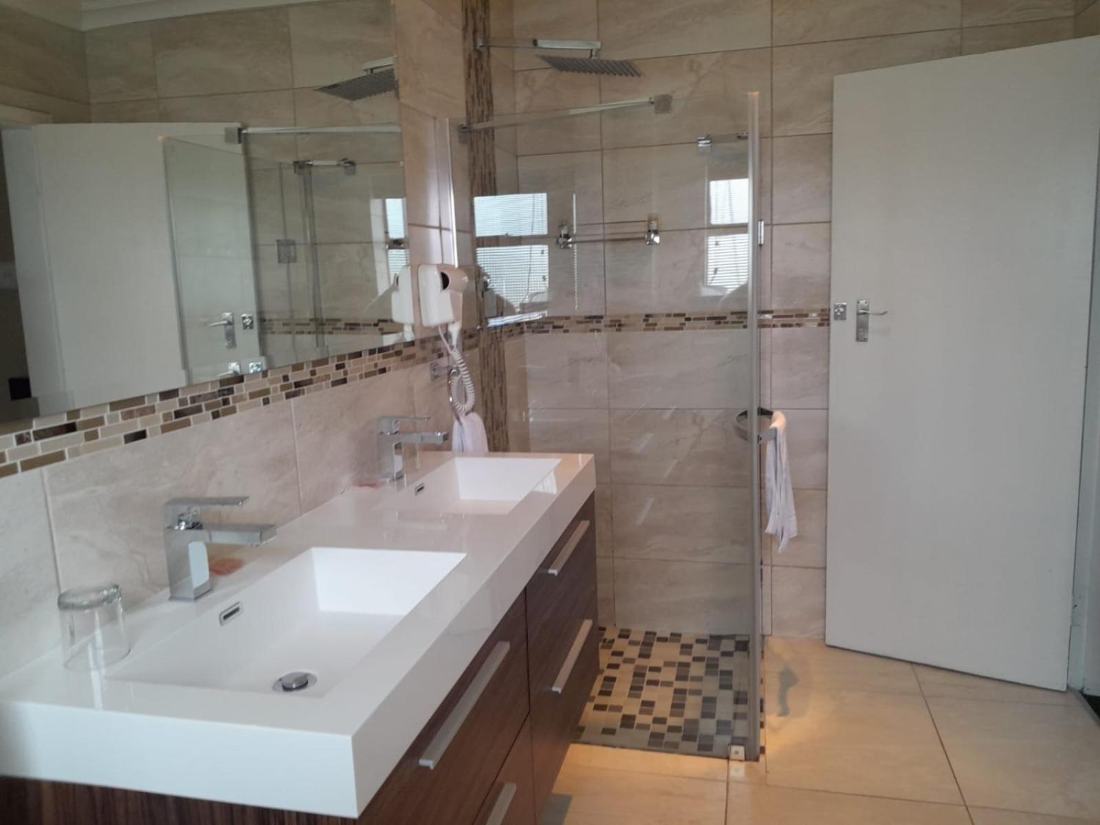 Suite - Photo 6