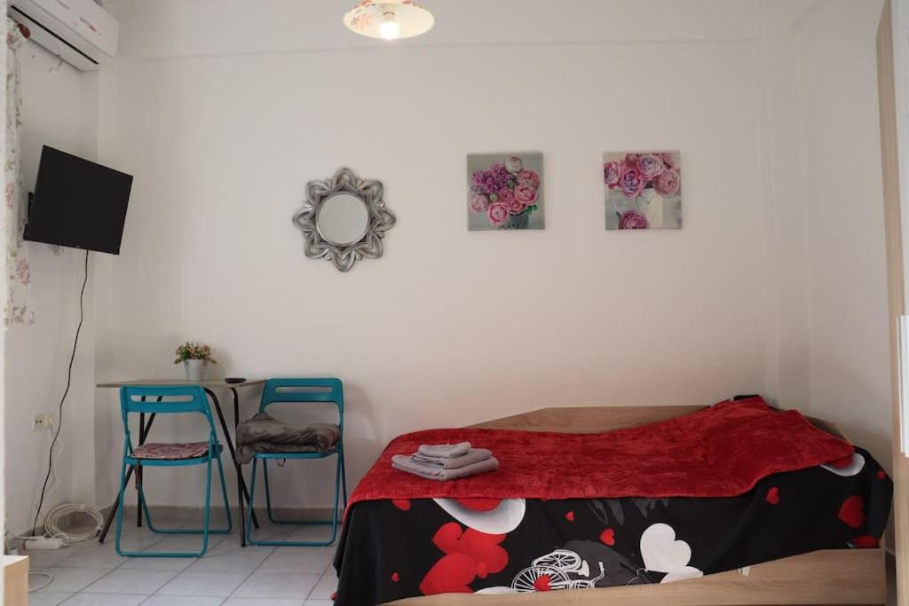 One-Bedroom Apartment photo 1