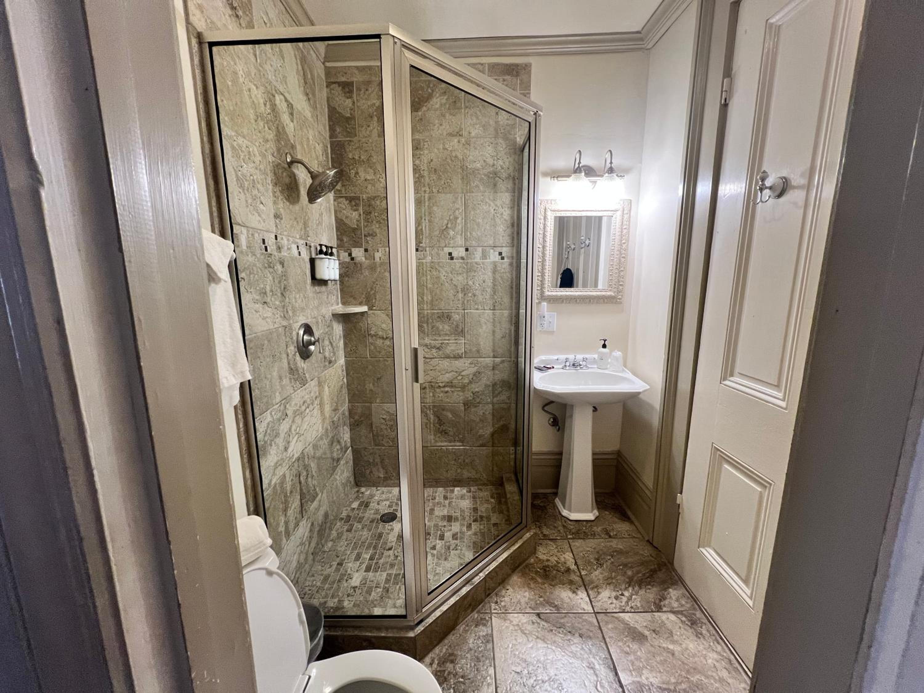 Deluxe Suite photo 2