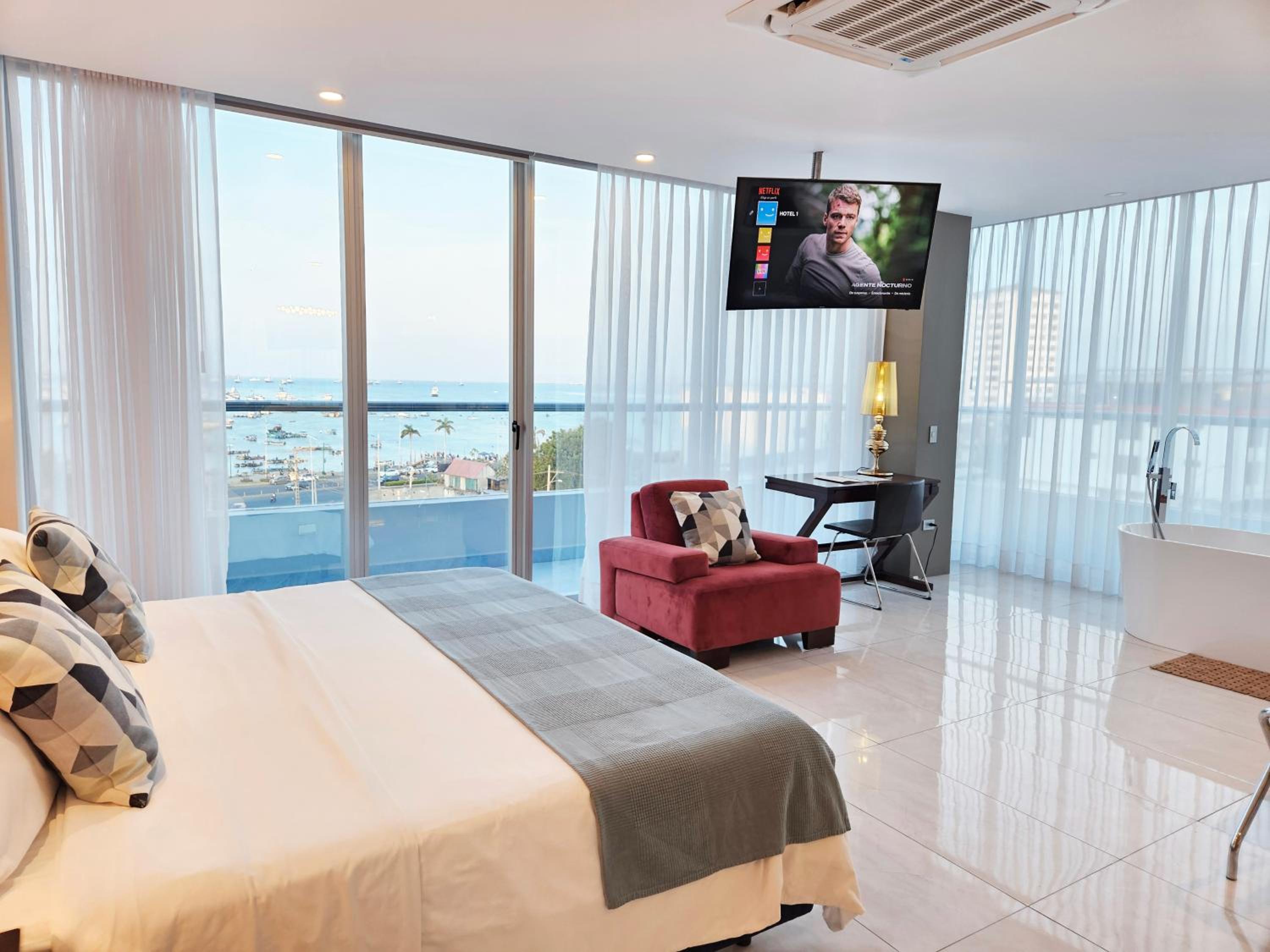 King Suite with Ocean View