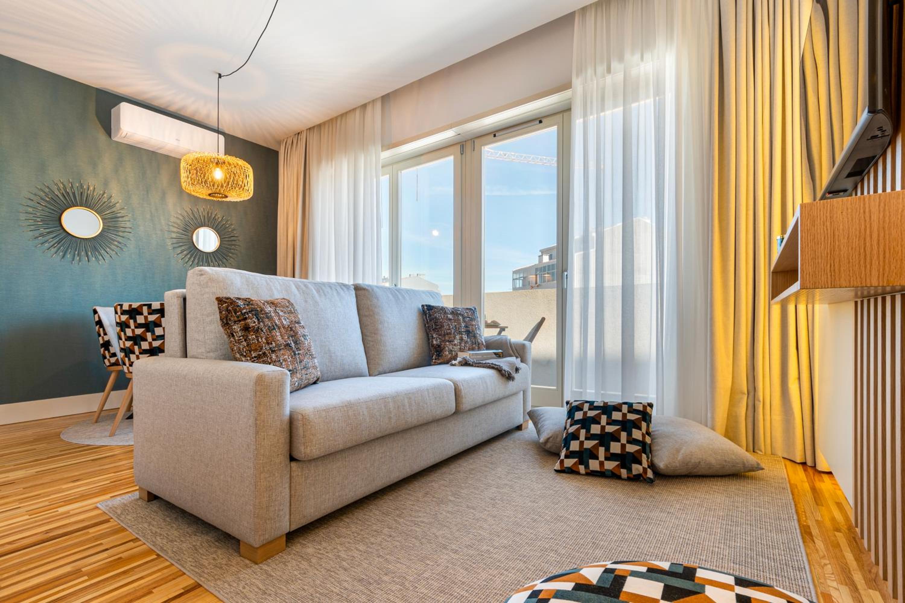One-Bedroom Apartment