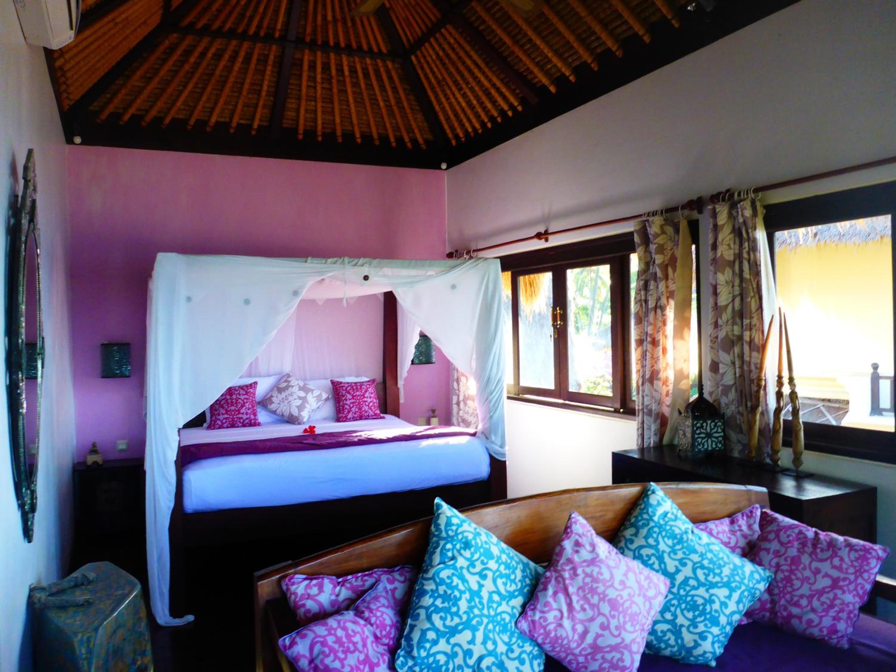 Two-Bedroom Beachfront Villa - Photo 14