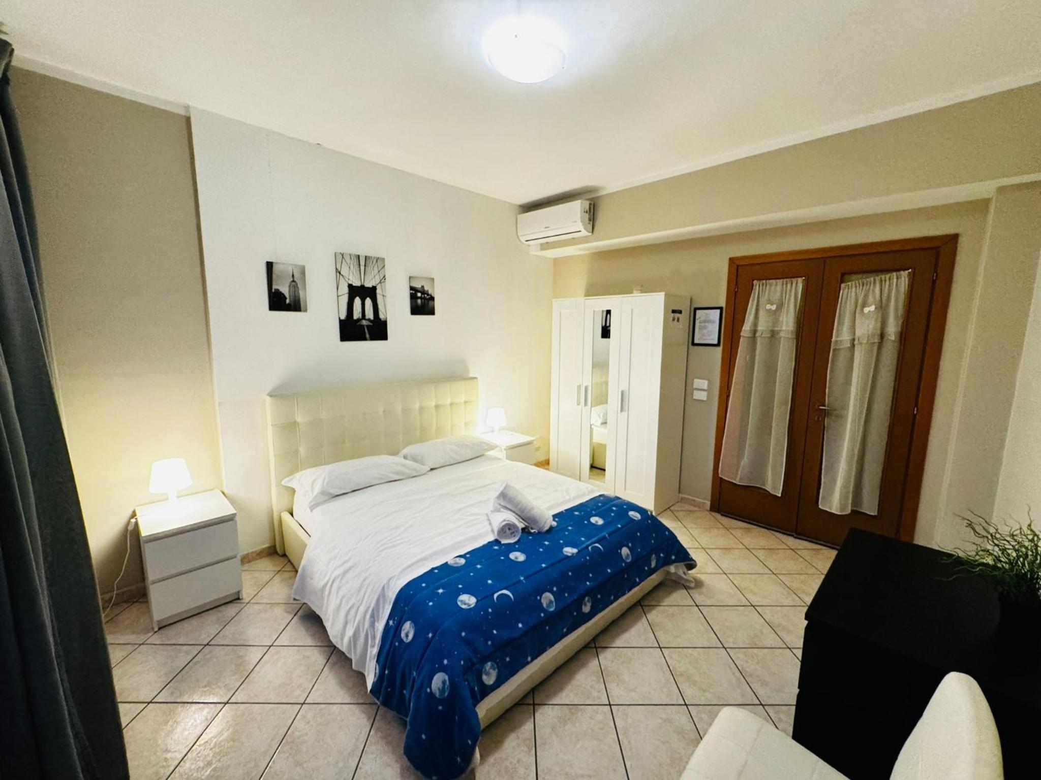 Queen Room with Shared Bathroom