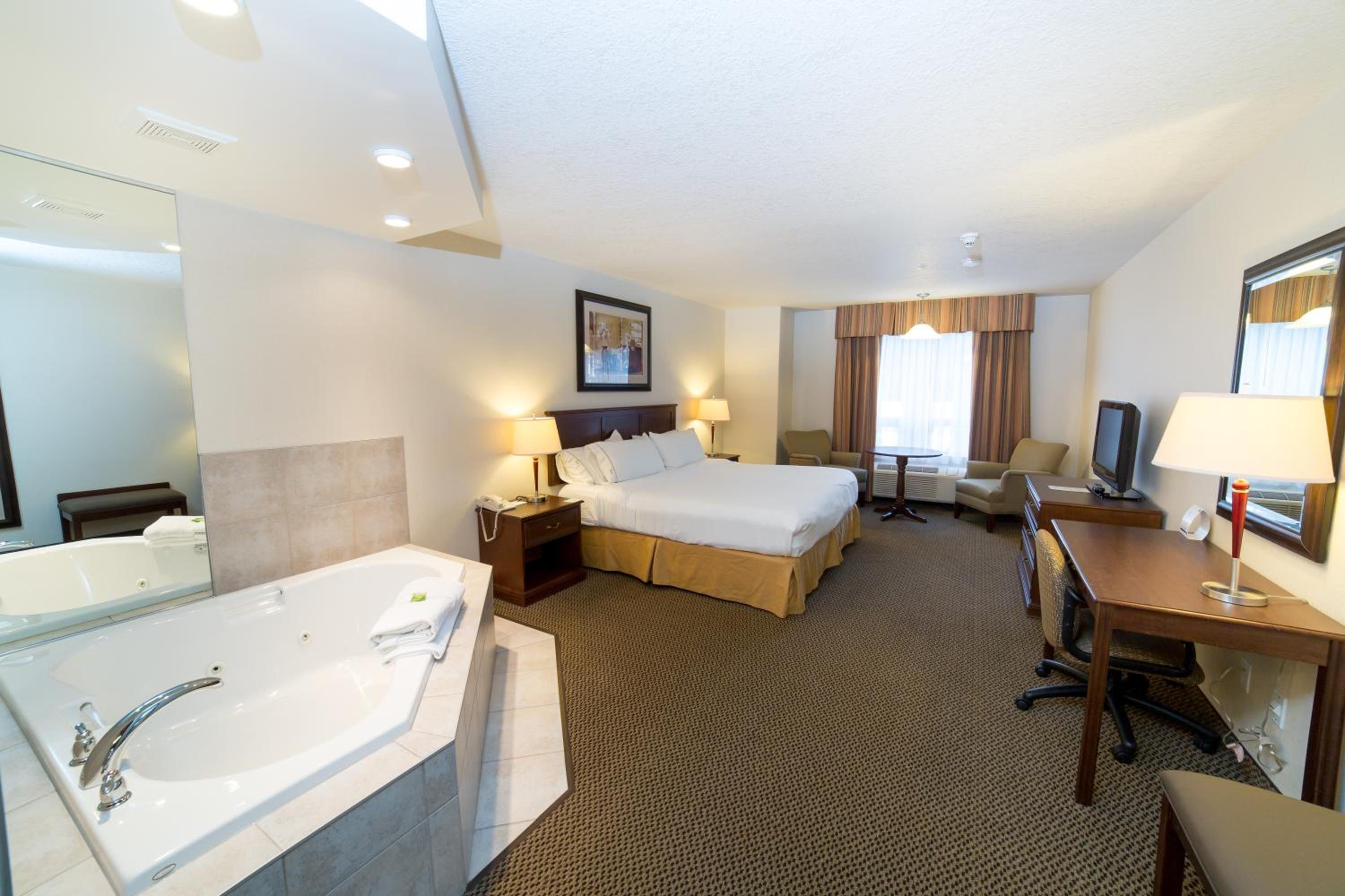 King Suite - Photo 4