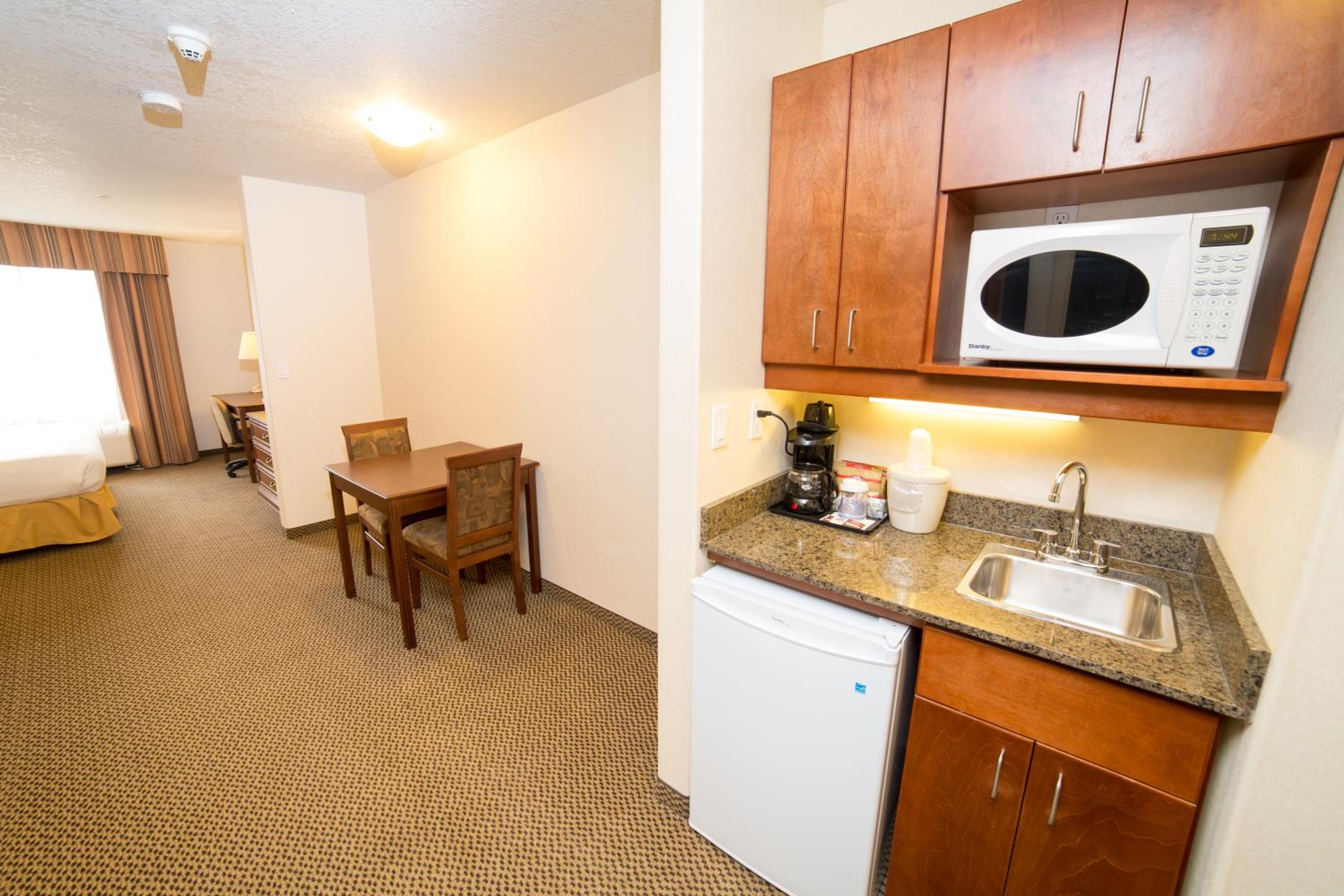 King Suite with Sofa Bed - Photo 7
