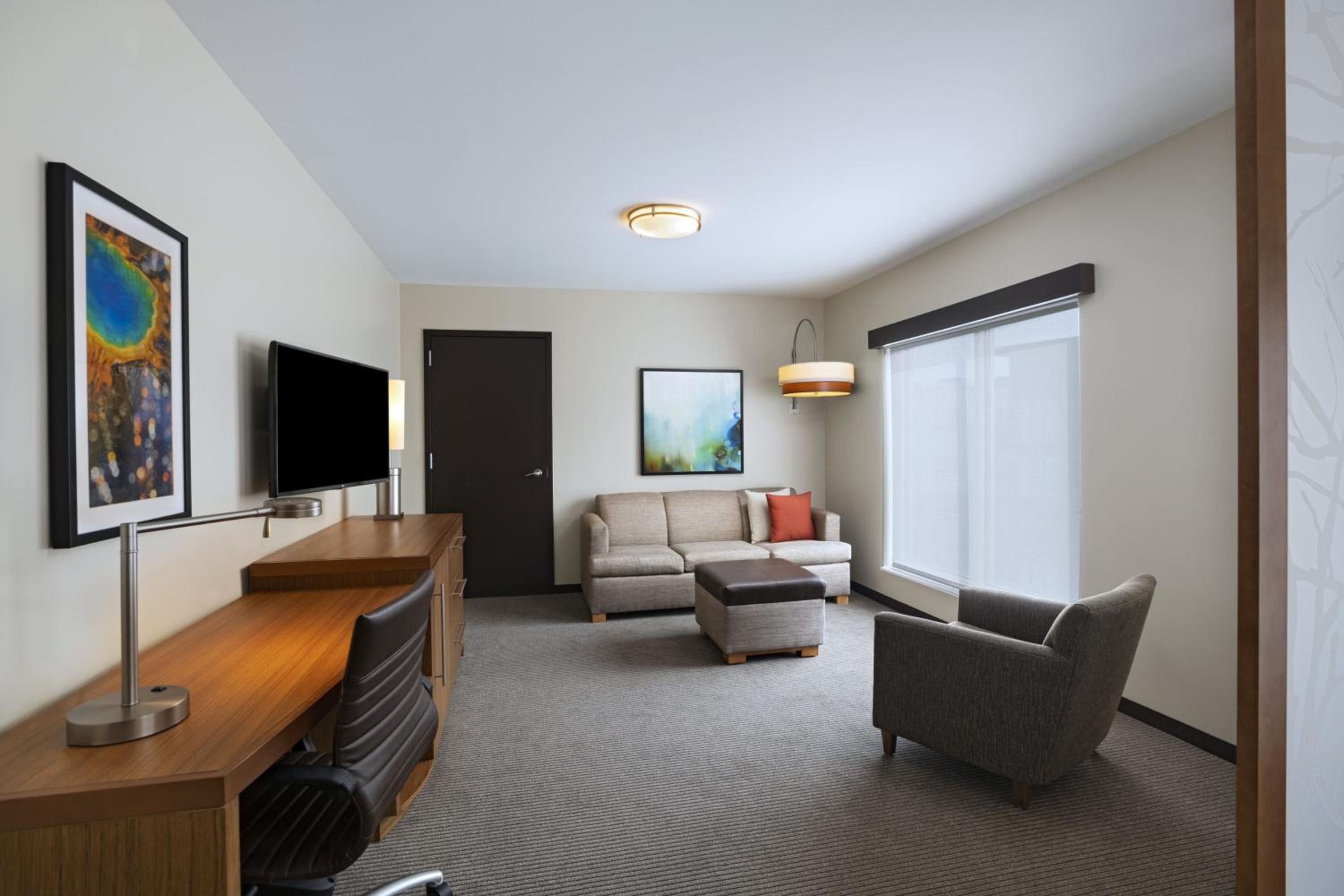 One-Bedroom King Suite with Sofa Bed - Photo 3