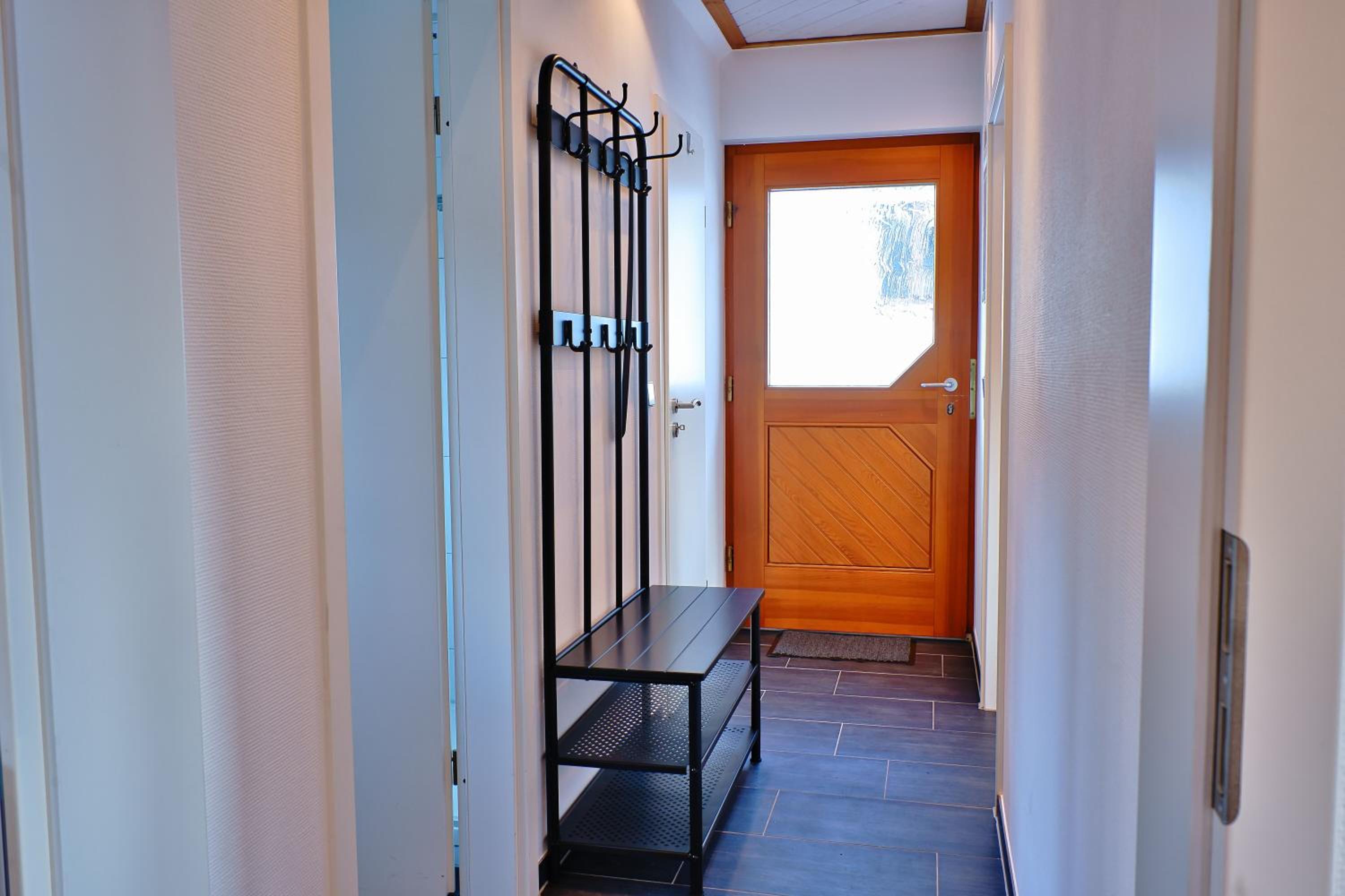 One-Bedroom Apartment photo 3