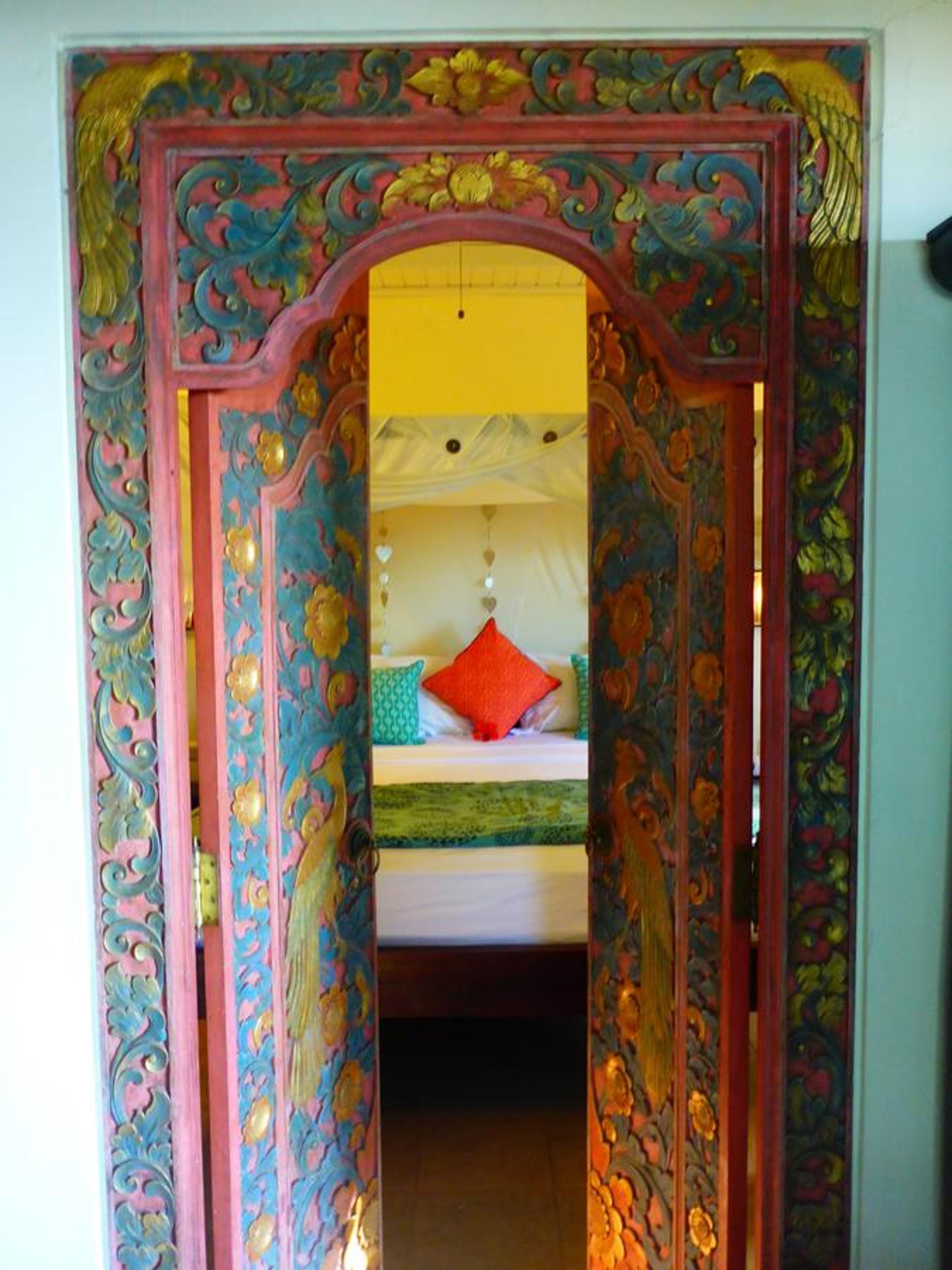 Two-Bedroom Beachfront Villa - Photo 12