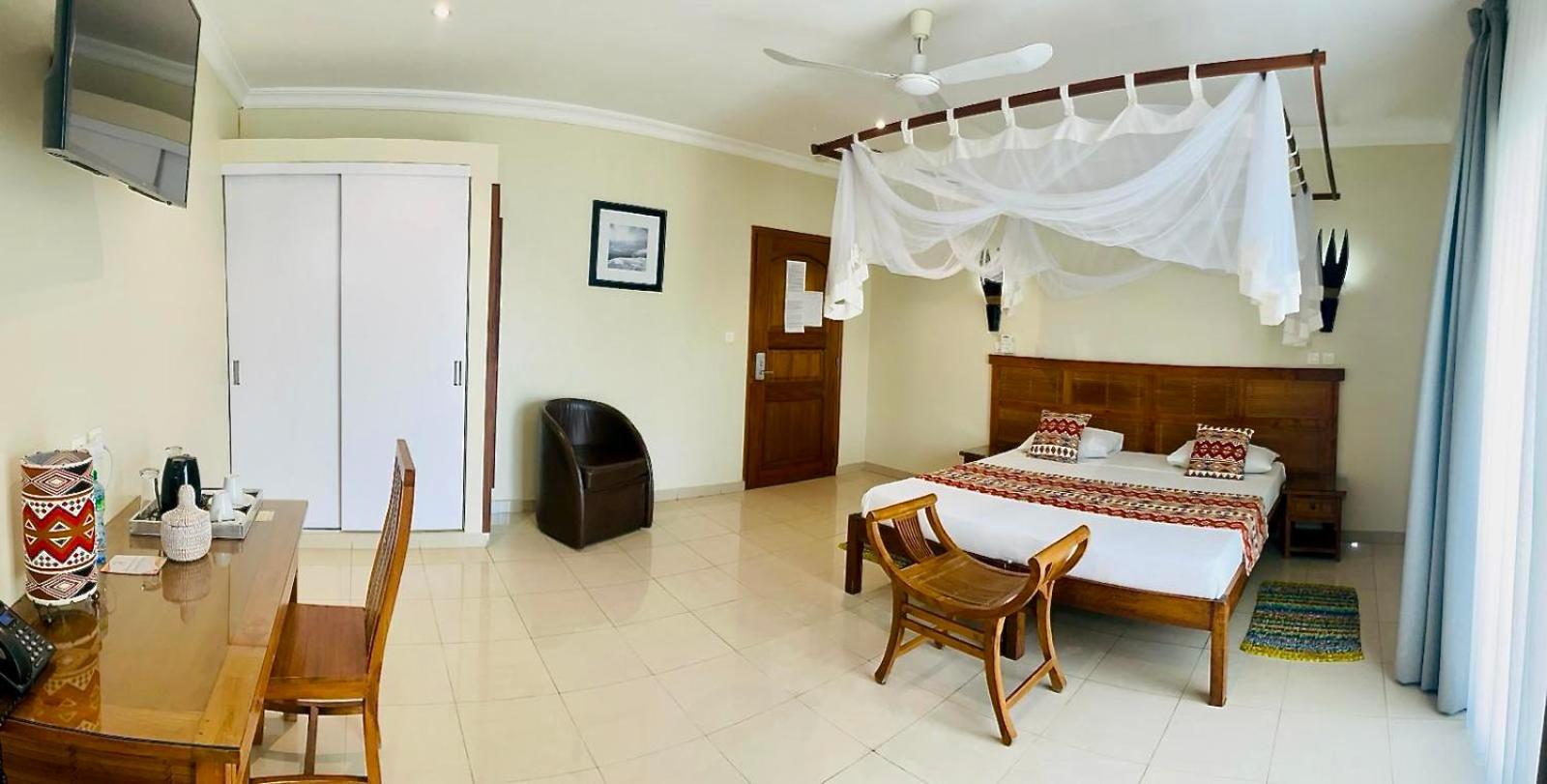 Deluxe Double or Twin Room with Balcony photo 3