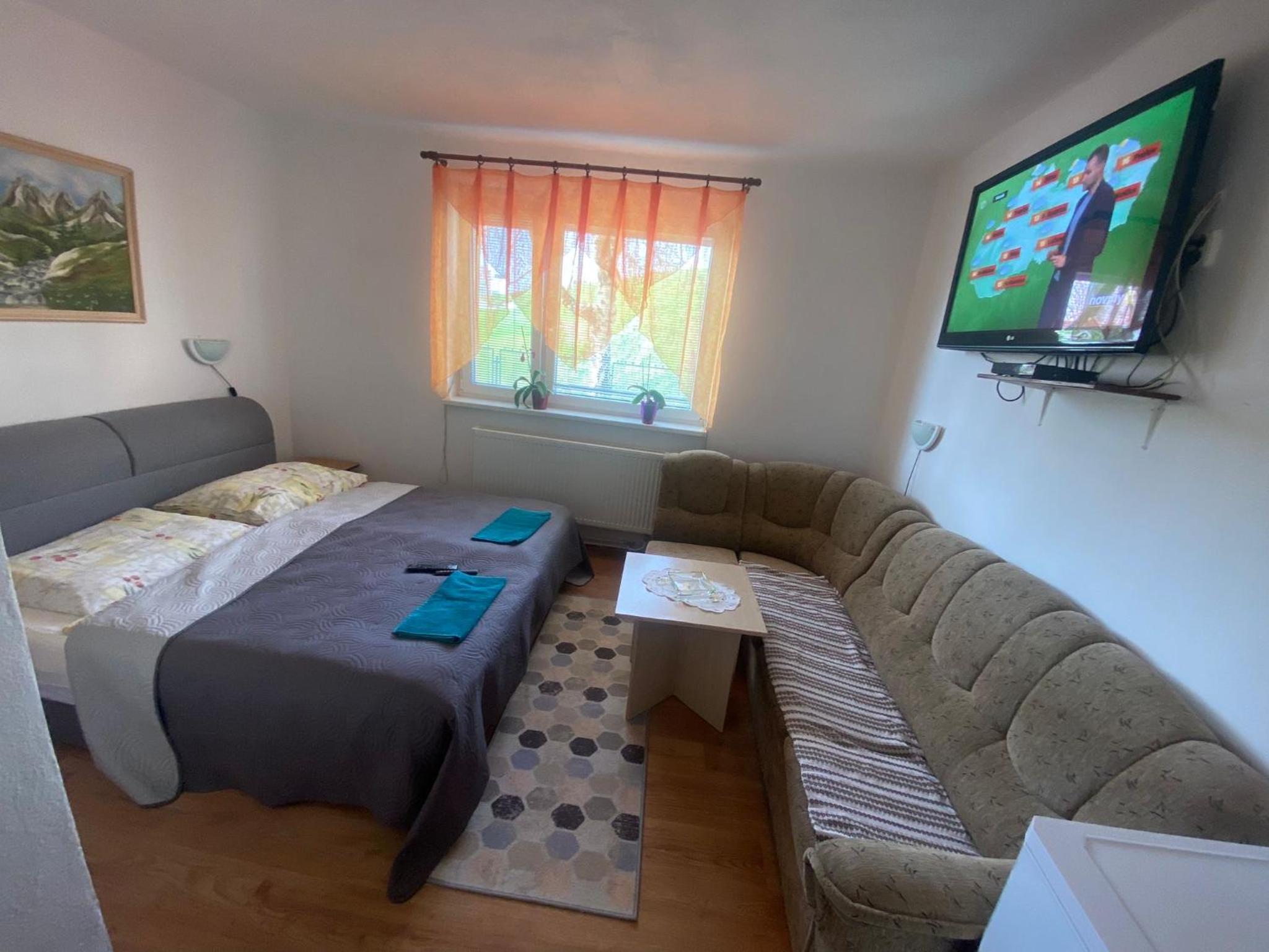 Double Room with Private Bathroom - Photo 8