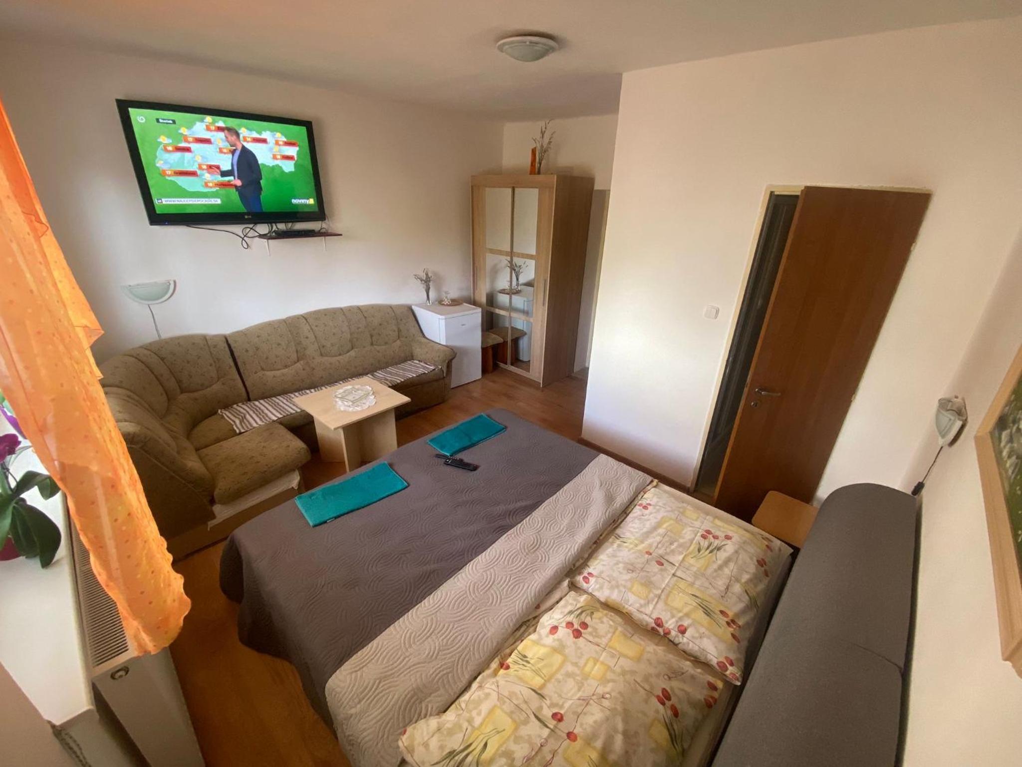 Double Room with Private Bathroom - Photo 4