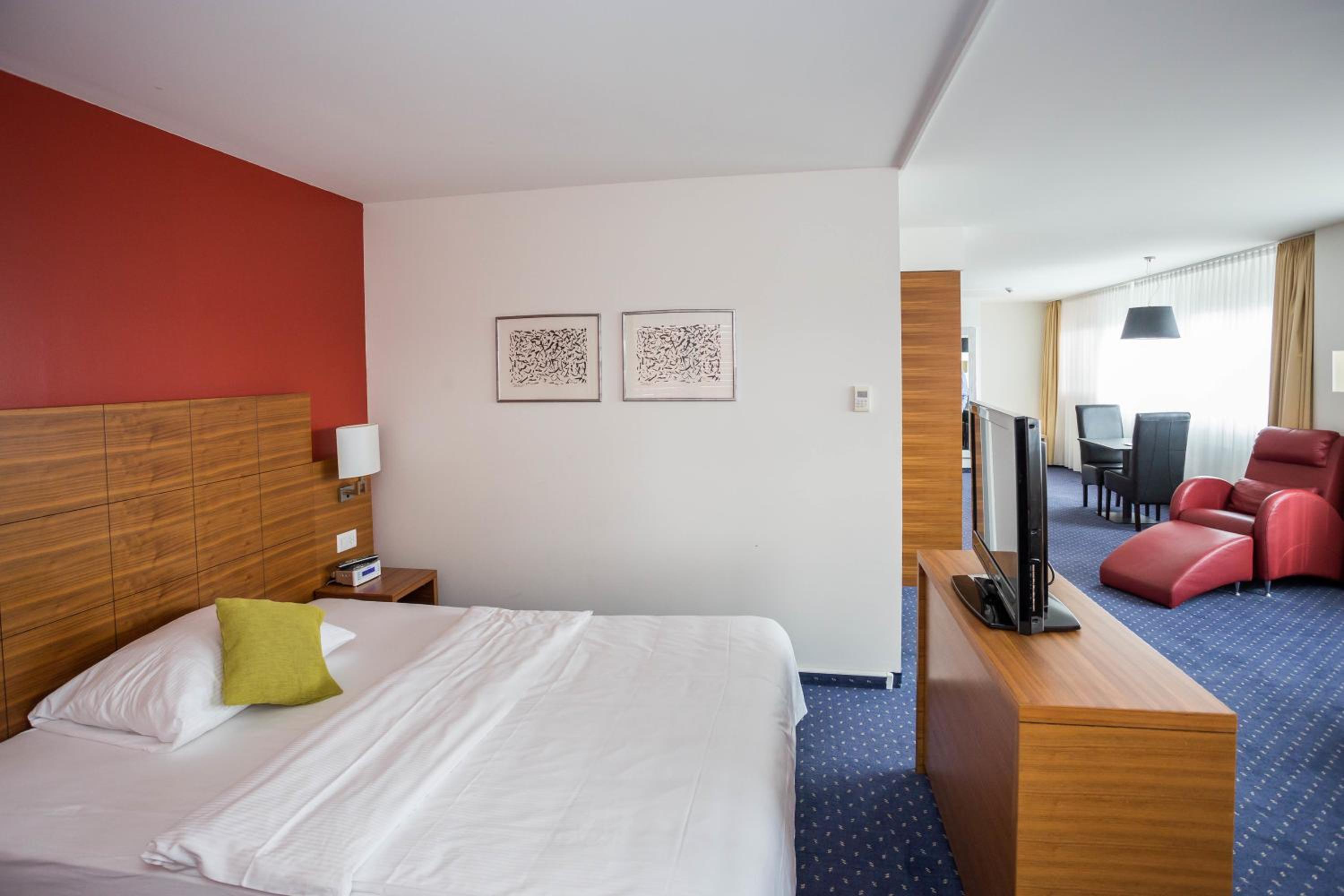 Junior Suite (1-2 Adults) photo 3