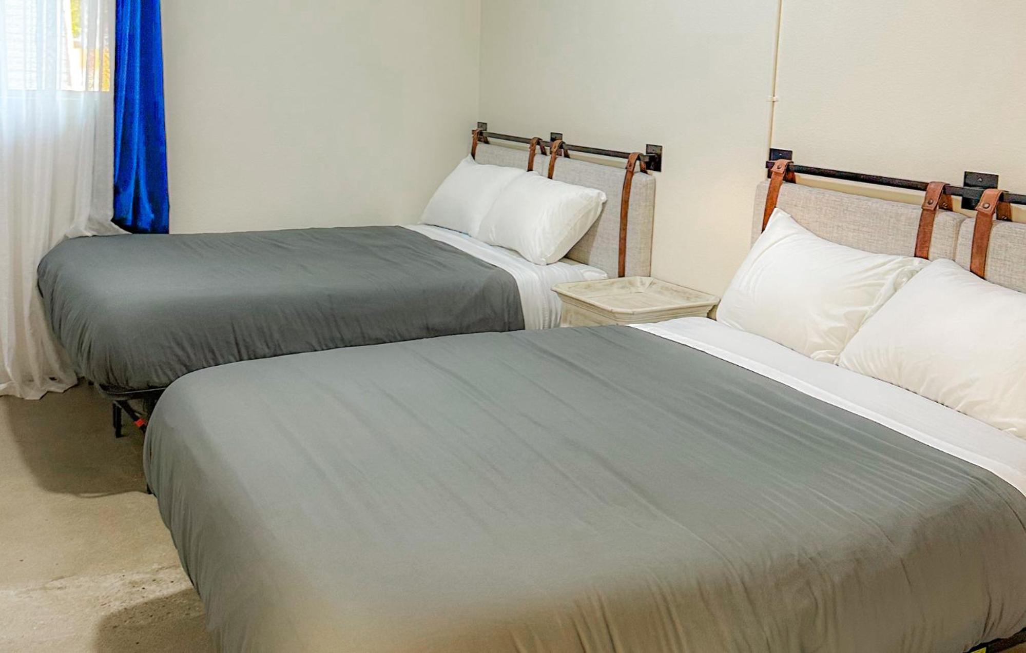 Double Room with Shared Bathroom photo 2