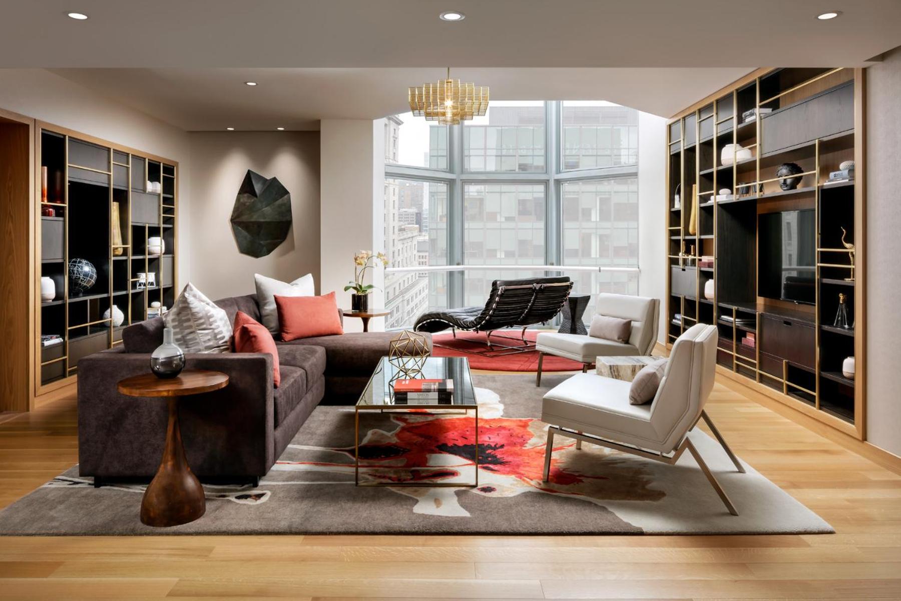 Royale Ville Marie King Suite with Gold Lounge