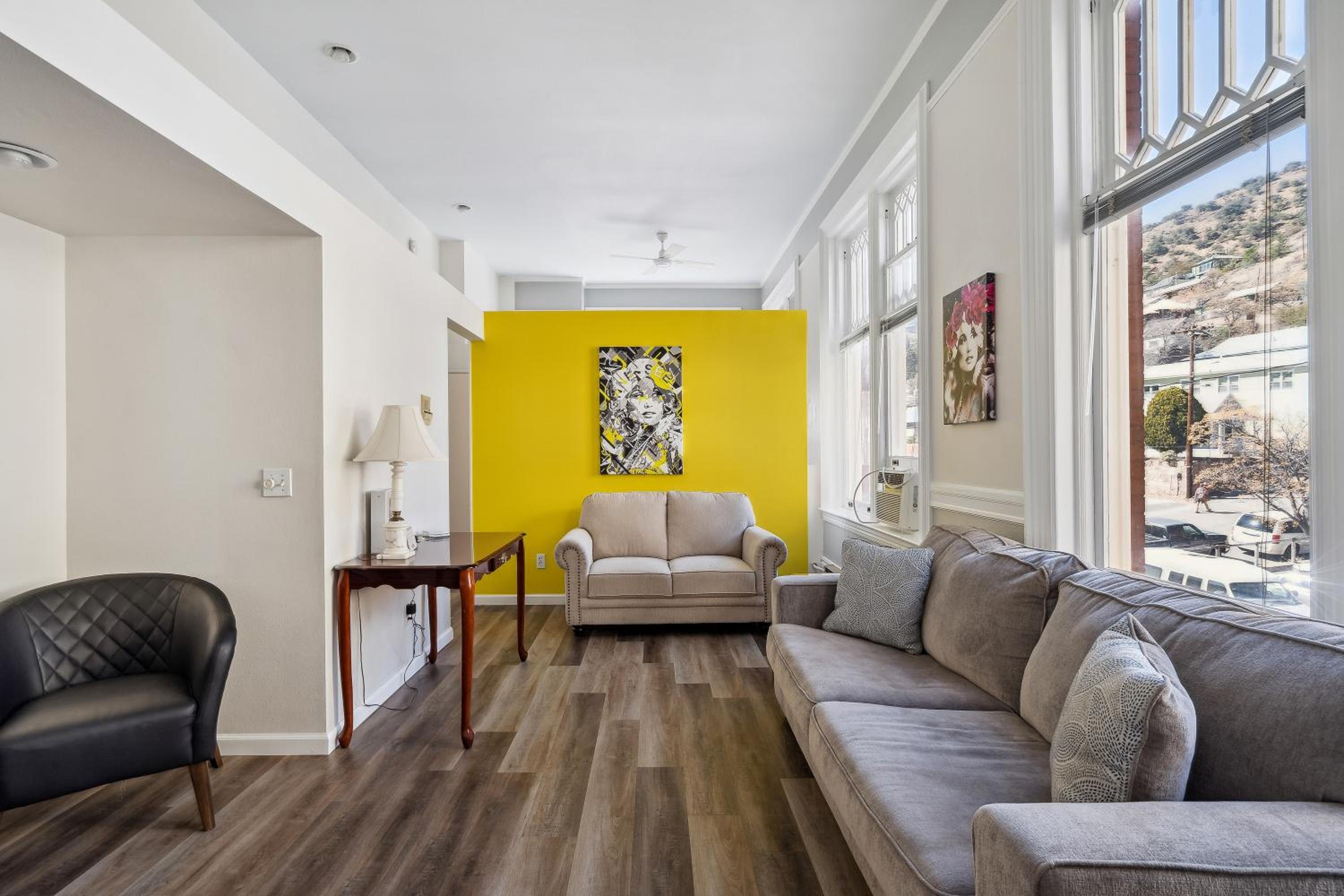 Deluxe Apartment