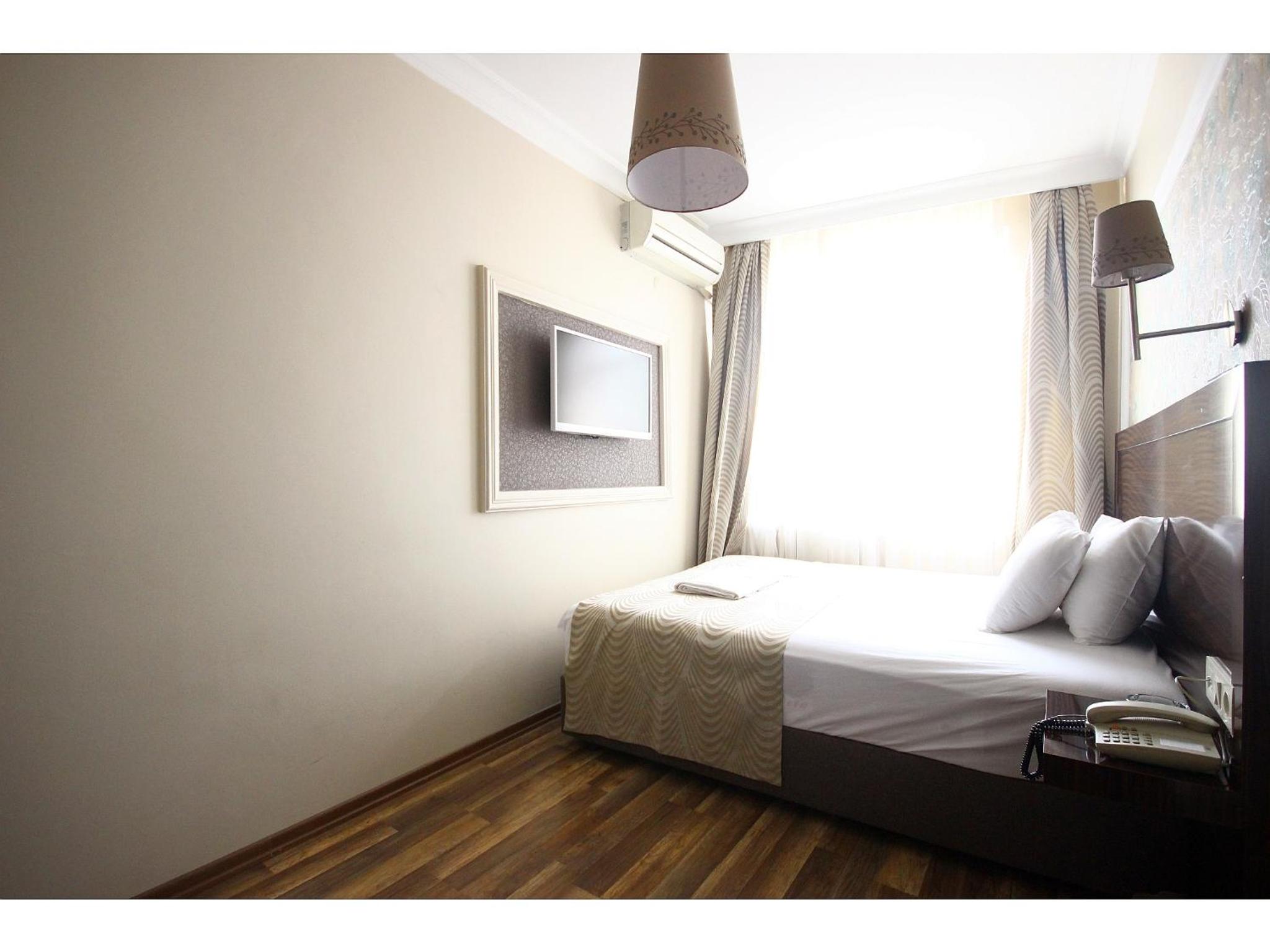 Standard Double Room photo 2