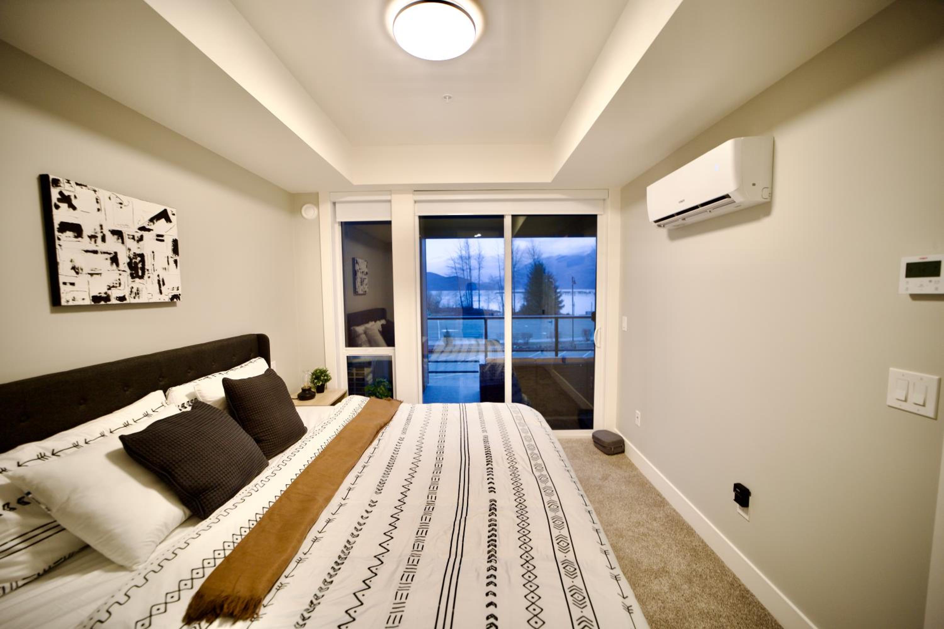 Apartment with Lake View photo 2