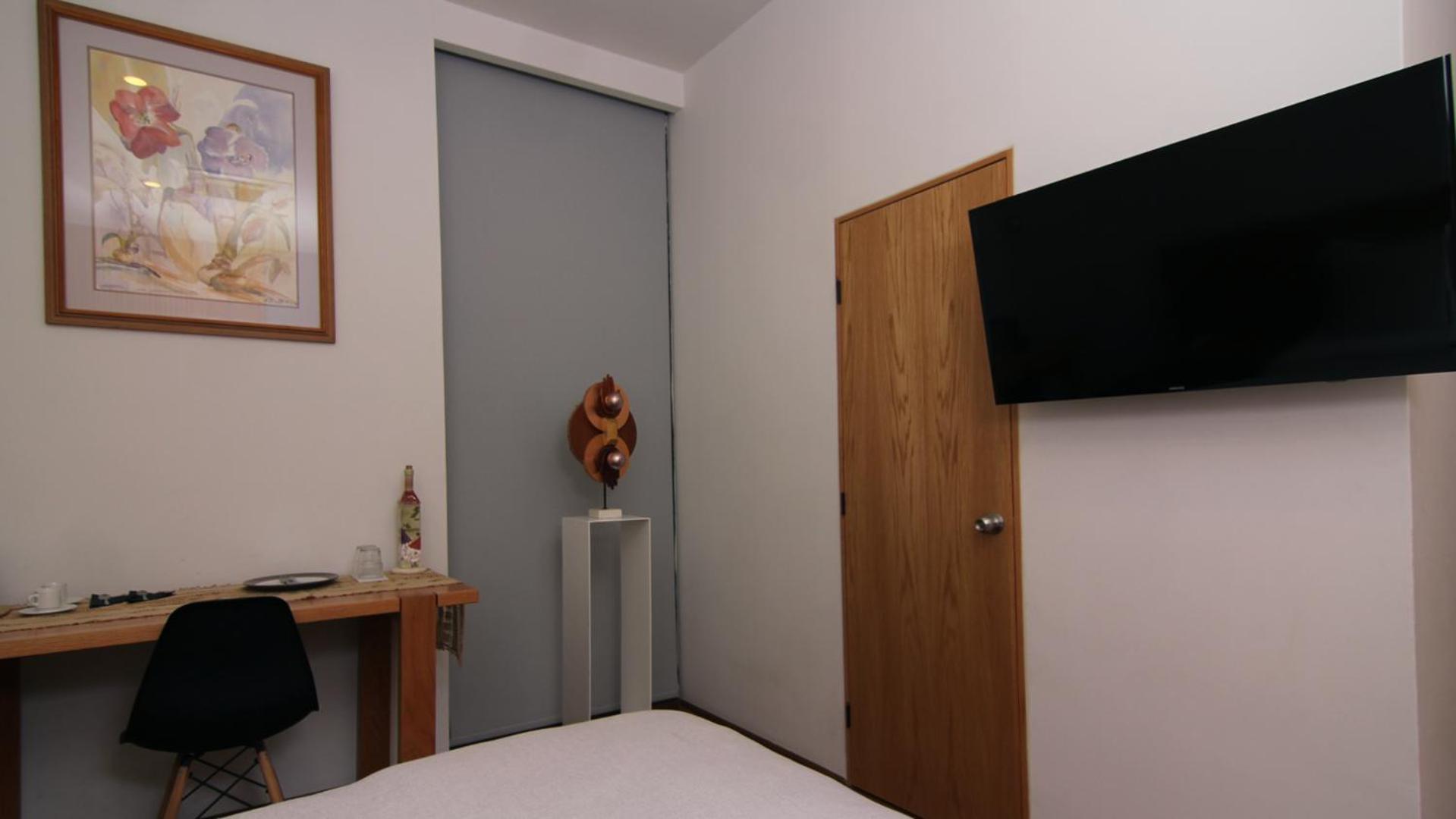 Deluxe Studio