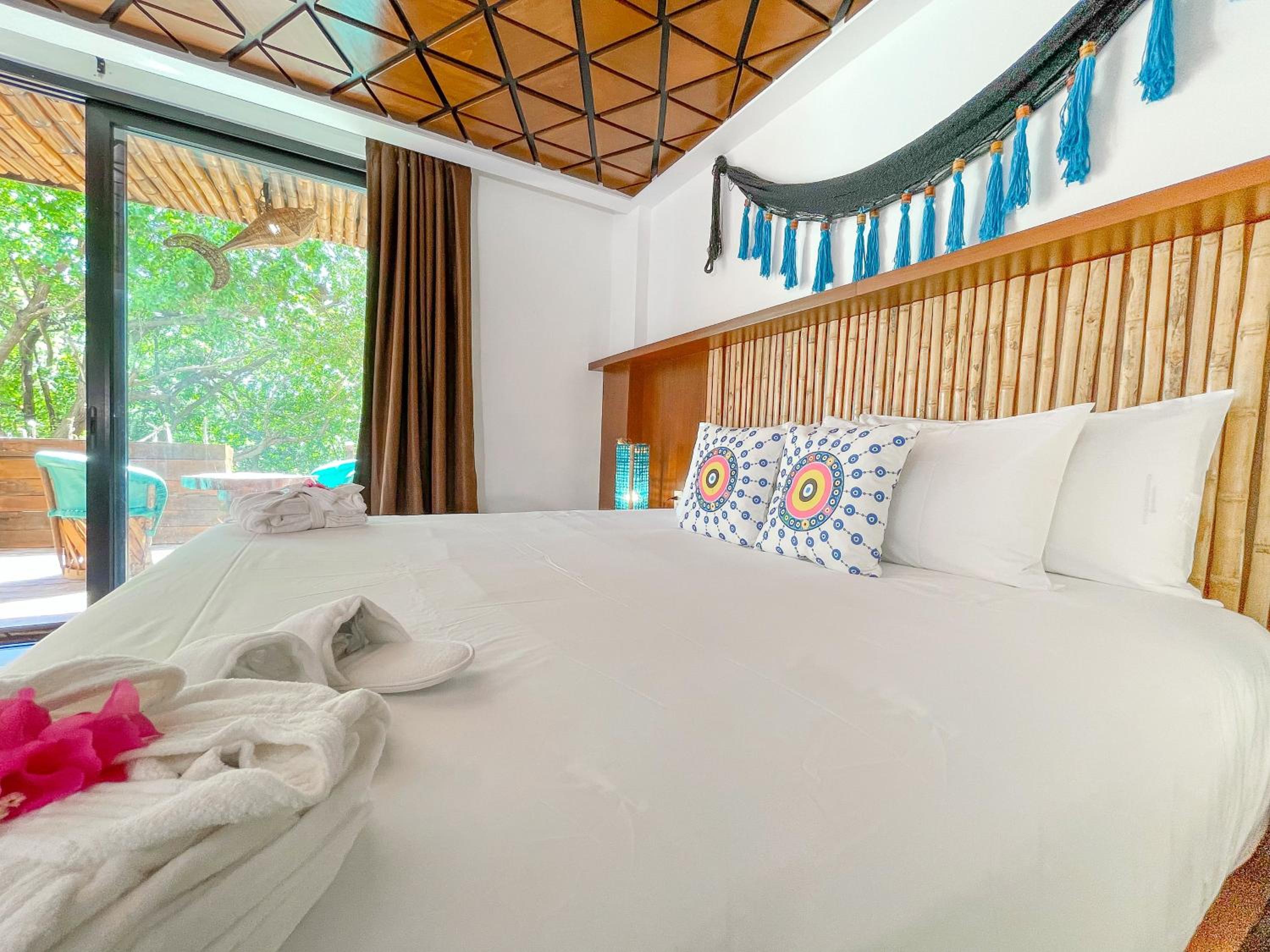 Deluxe King Room photo 3