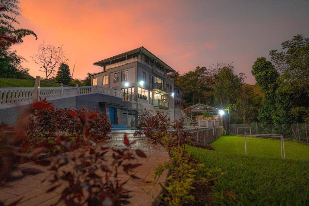 Villa photo 3