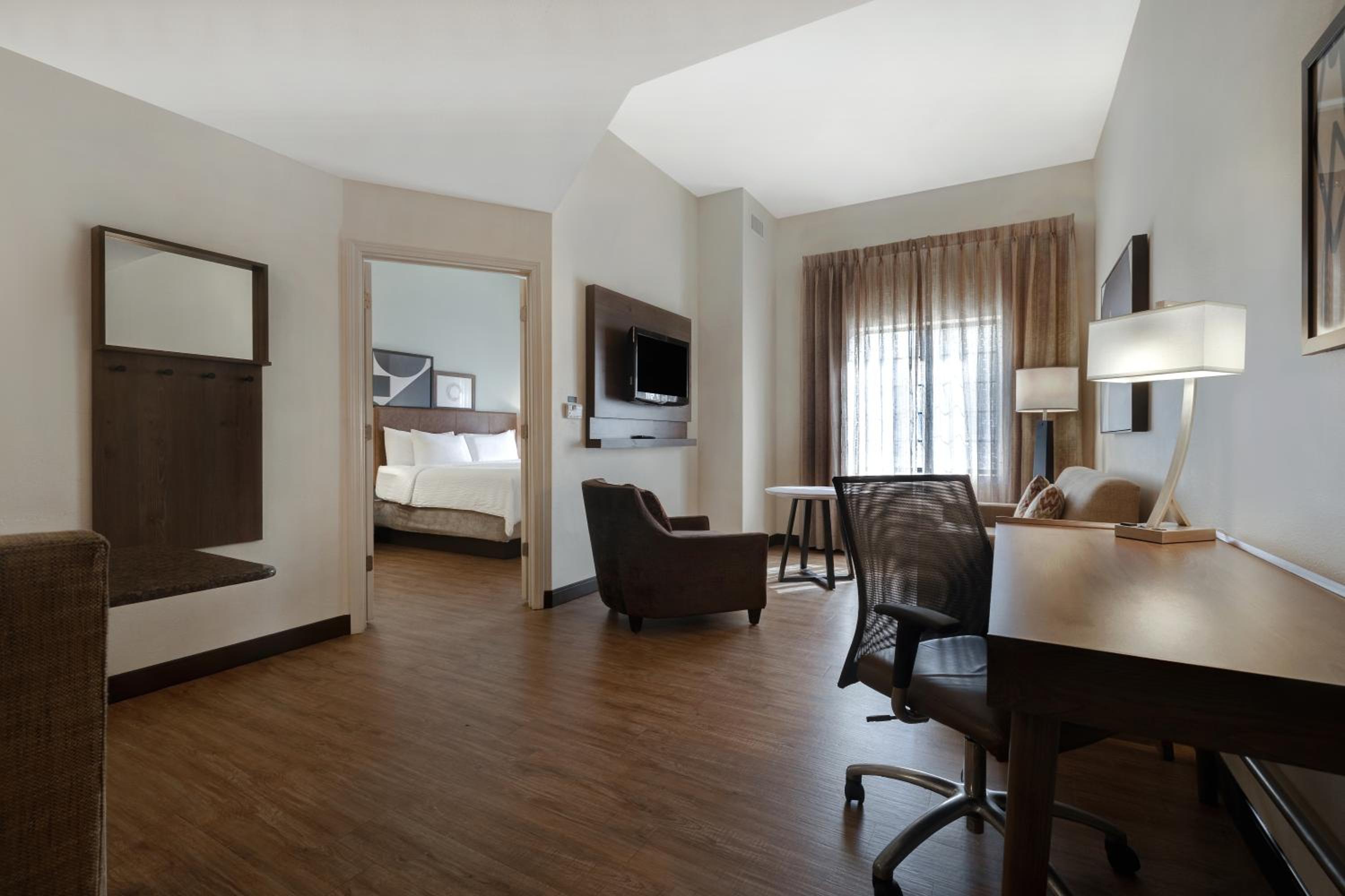 One-Bedroom King Suite - Photo 5
