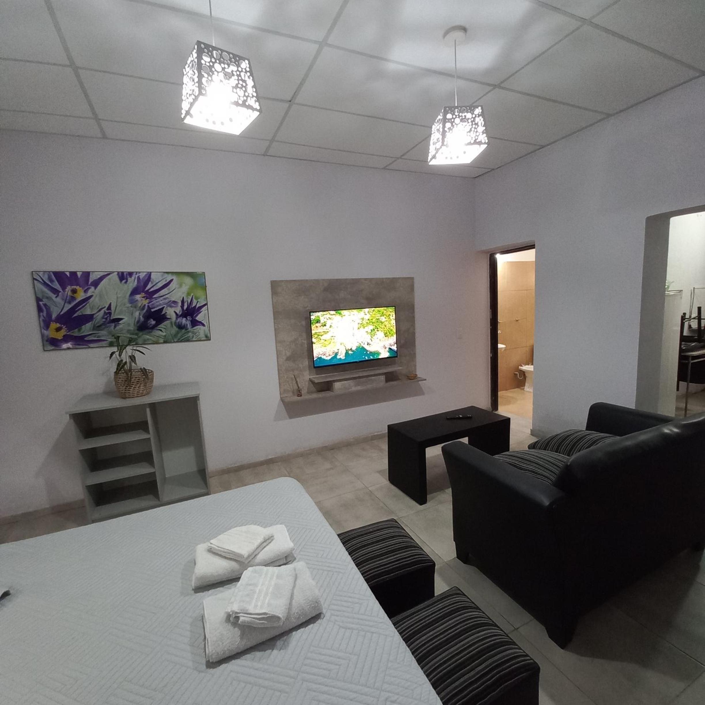 One-Bedroom Apartment photo 1
