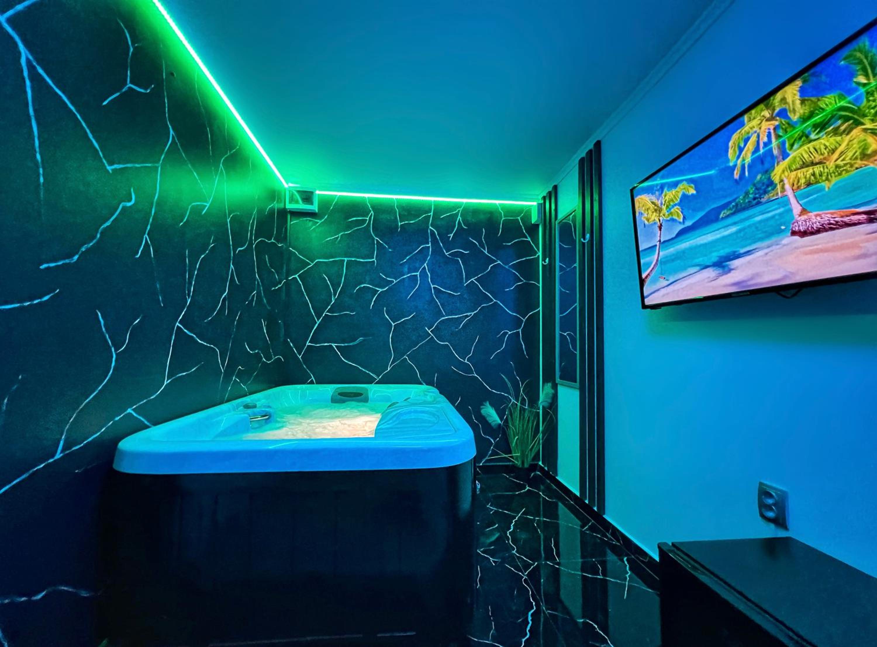 Suite with Private Pool photo 3