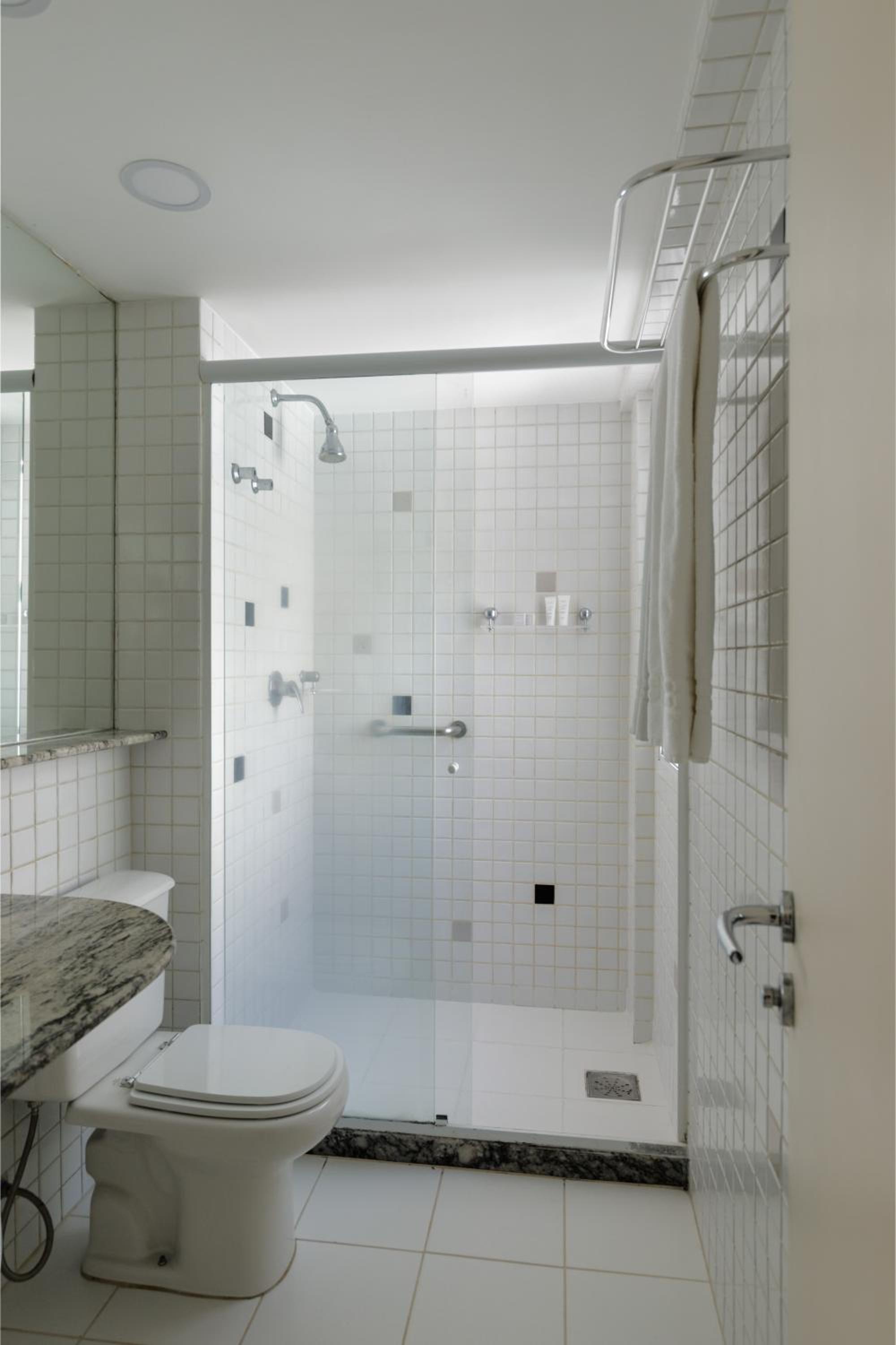 Luxury Double Room with Street View - Photo 4