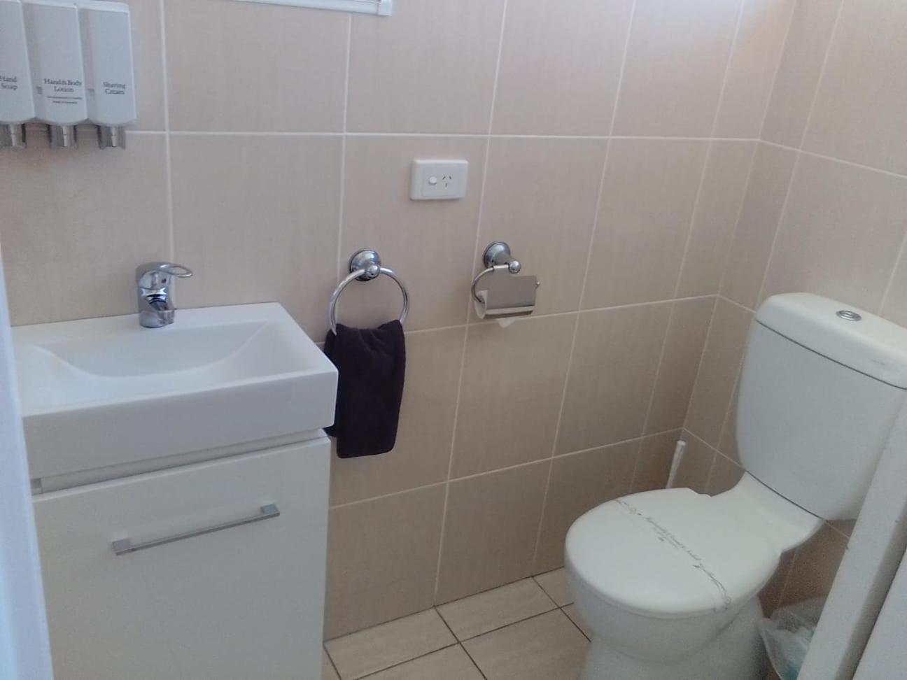 Basic Double Room photo 2