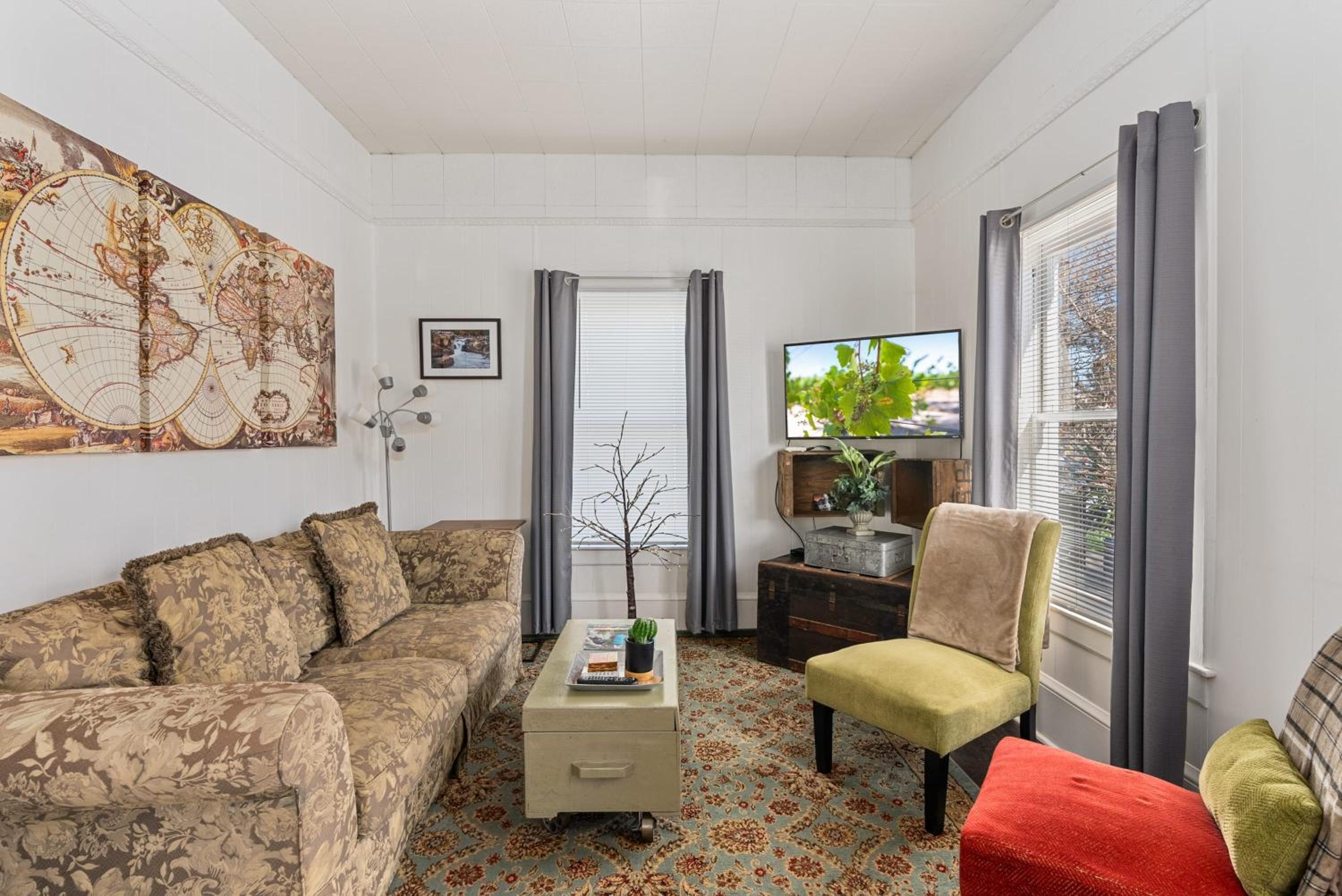 Family Room photo 1