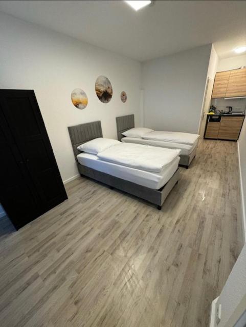 Twin Room with Private Bathroom photo 2