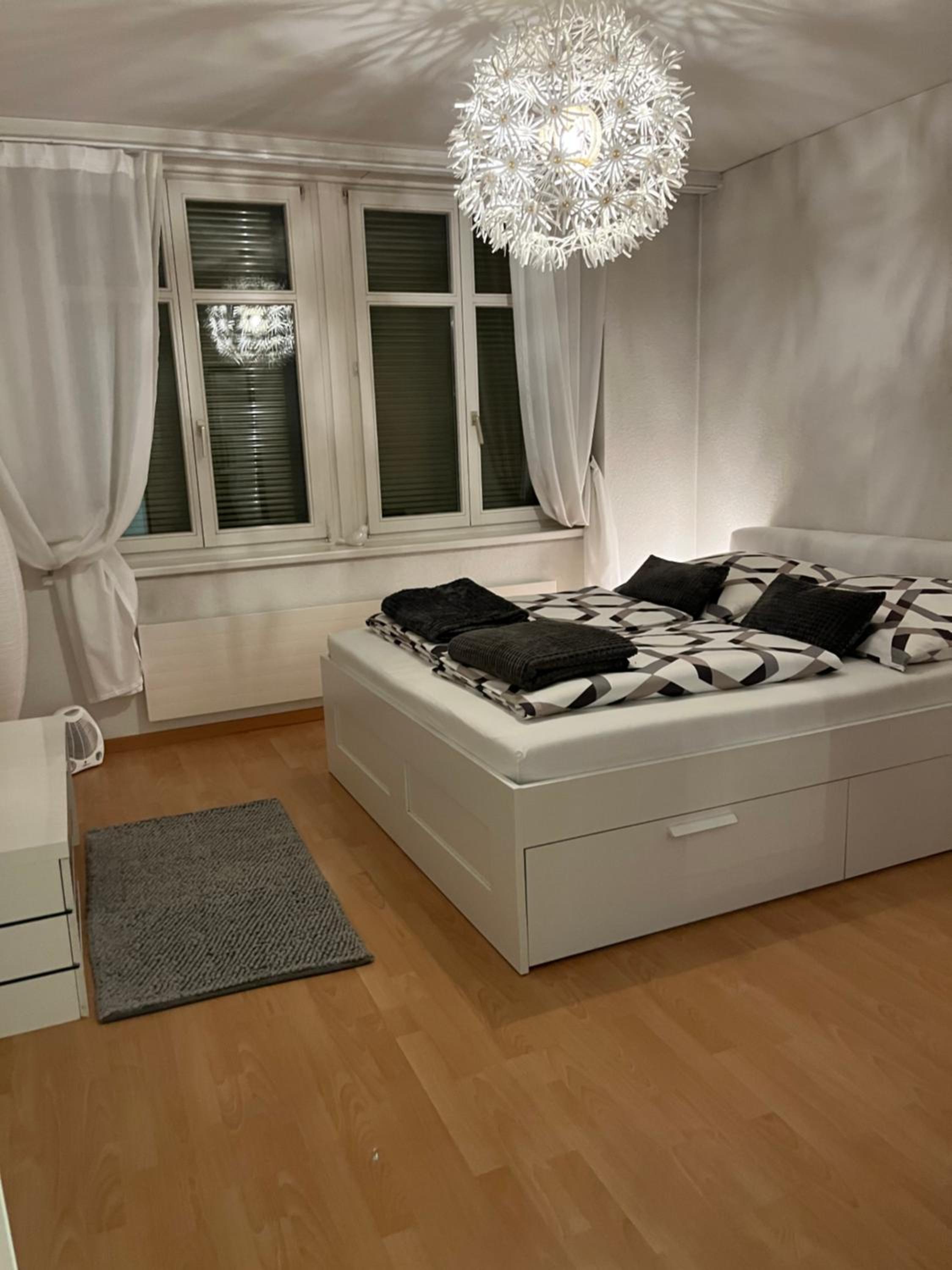 One-Bedroom Apartment - Photo 35