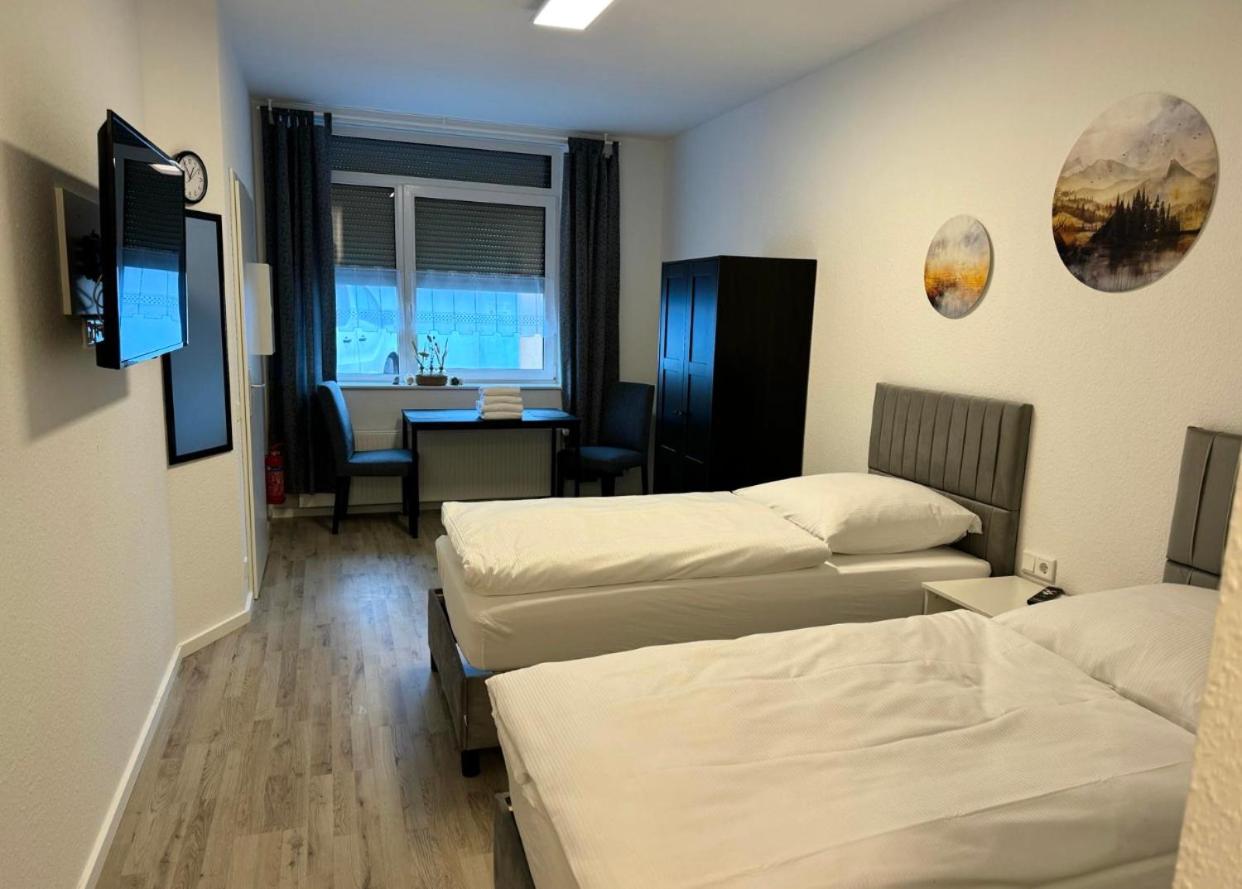 Twin Room with Private Bathroom photo 1