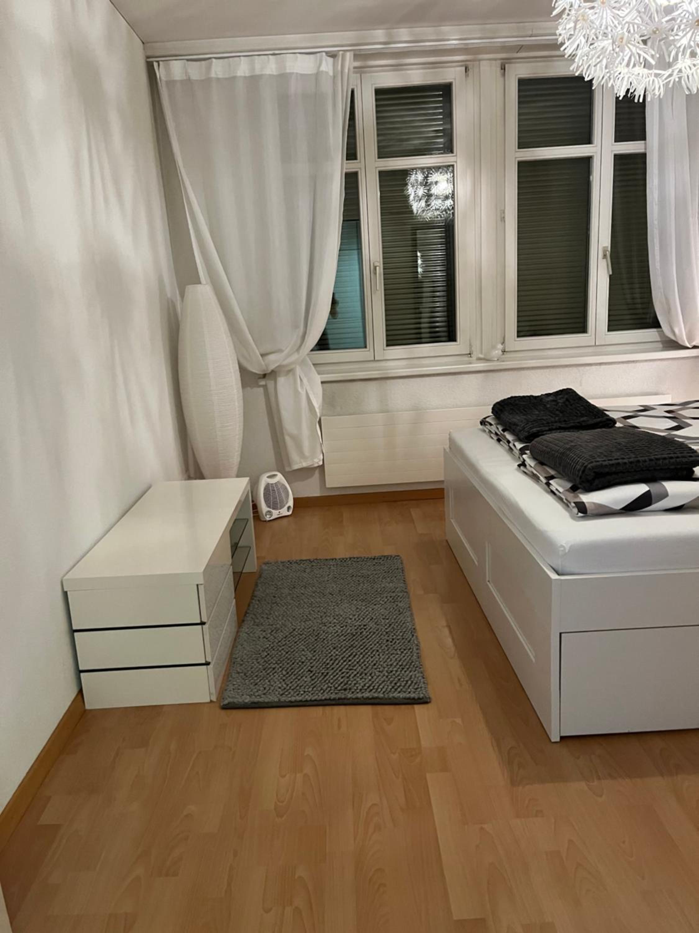 One-Bedroom Apartment - Photo 37