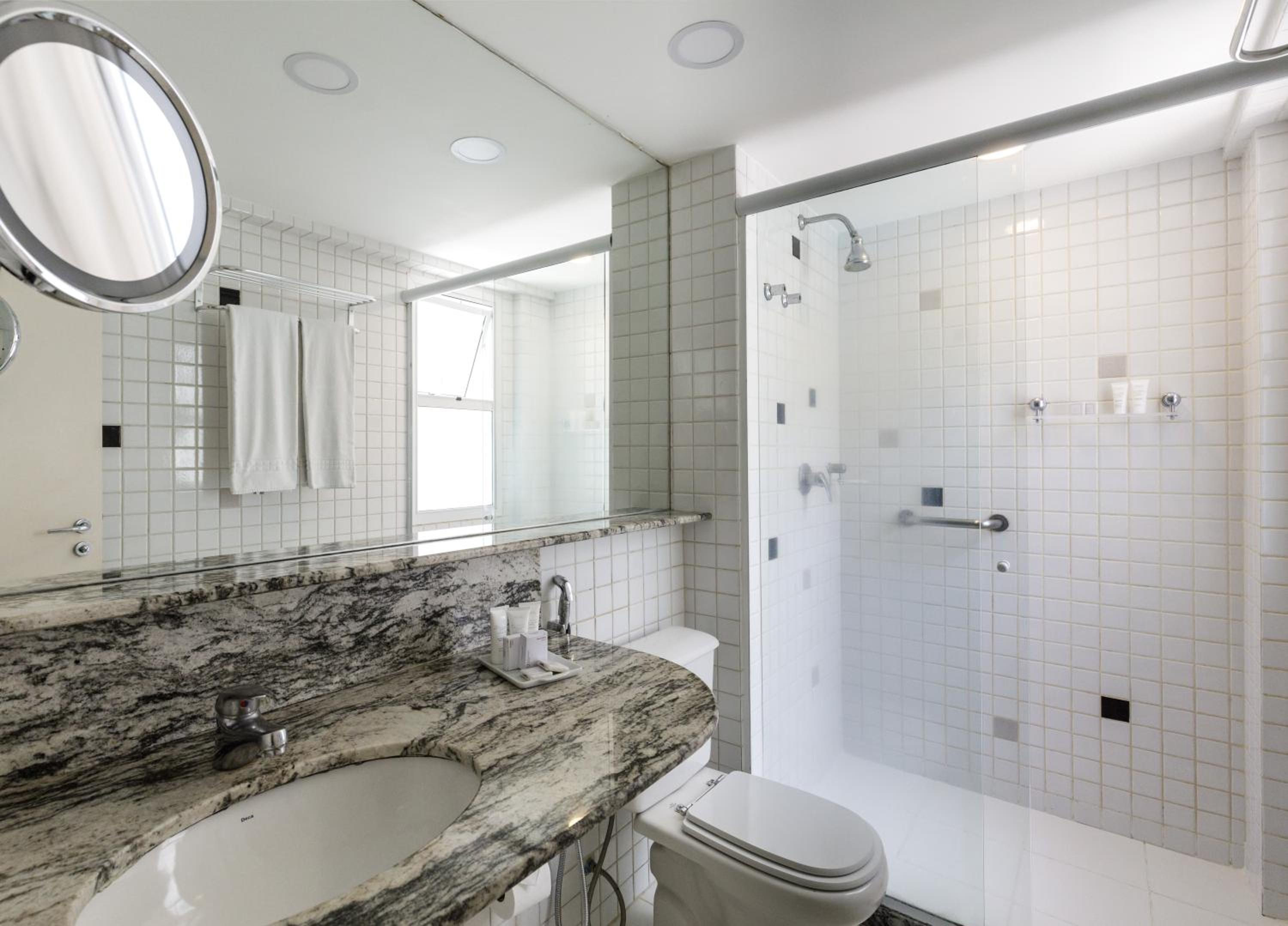 Luxury Double Room with Street View - Photo 5