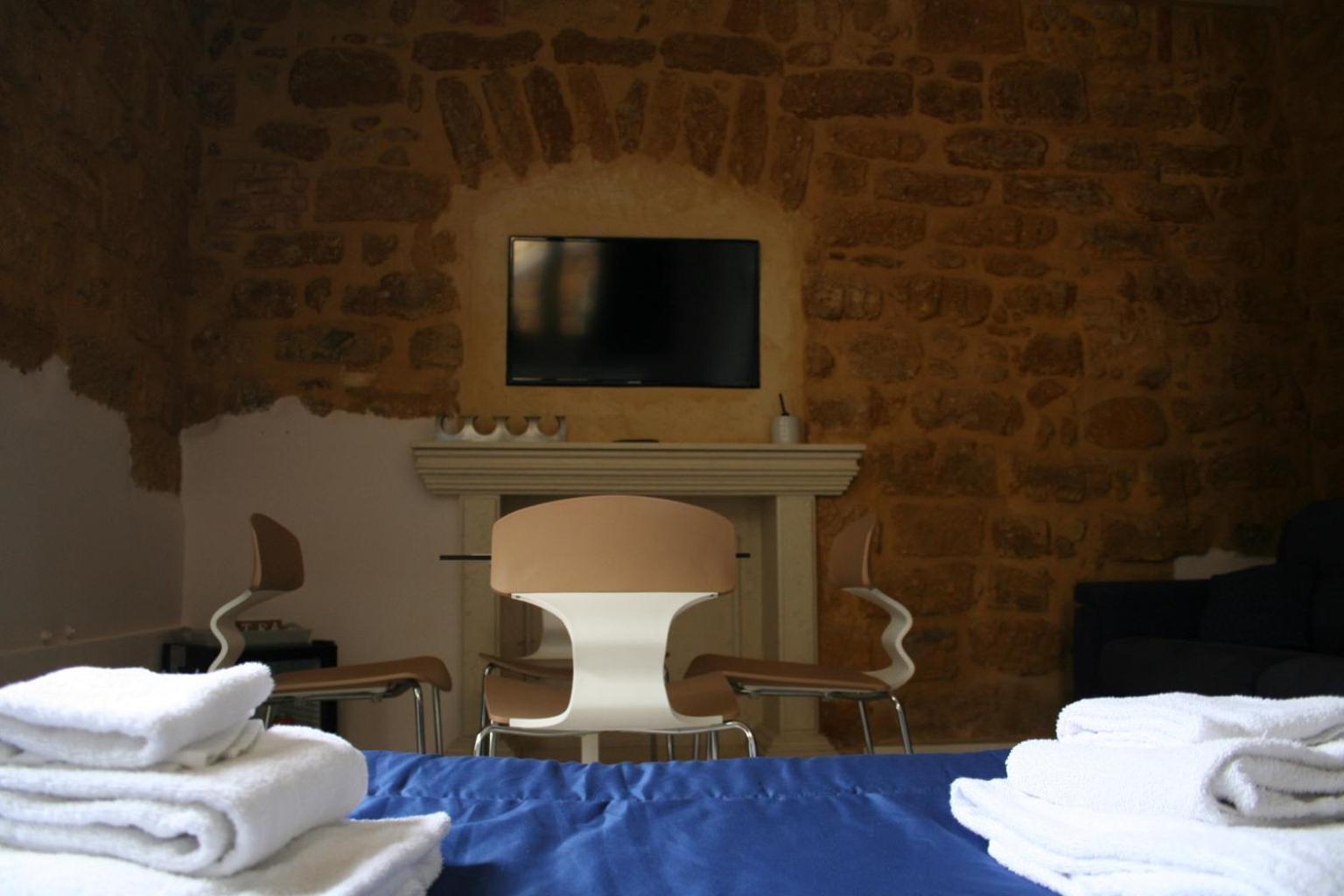 Suite with Garden View - Photo 4