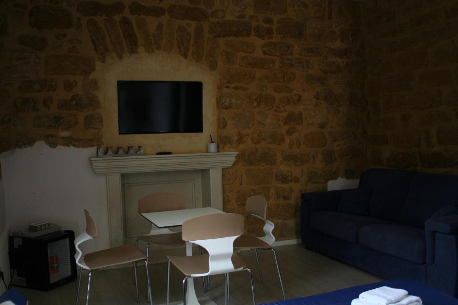 Suite with Garden View - Photo 2