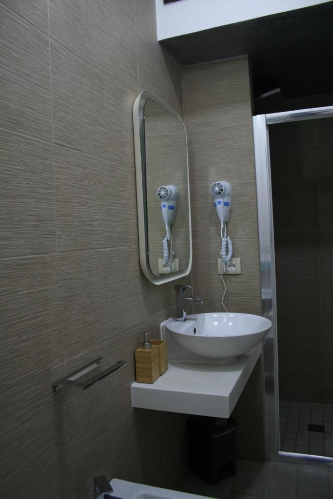 Suite with Garden View - Photo 11