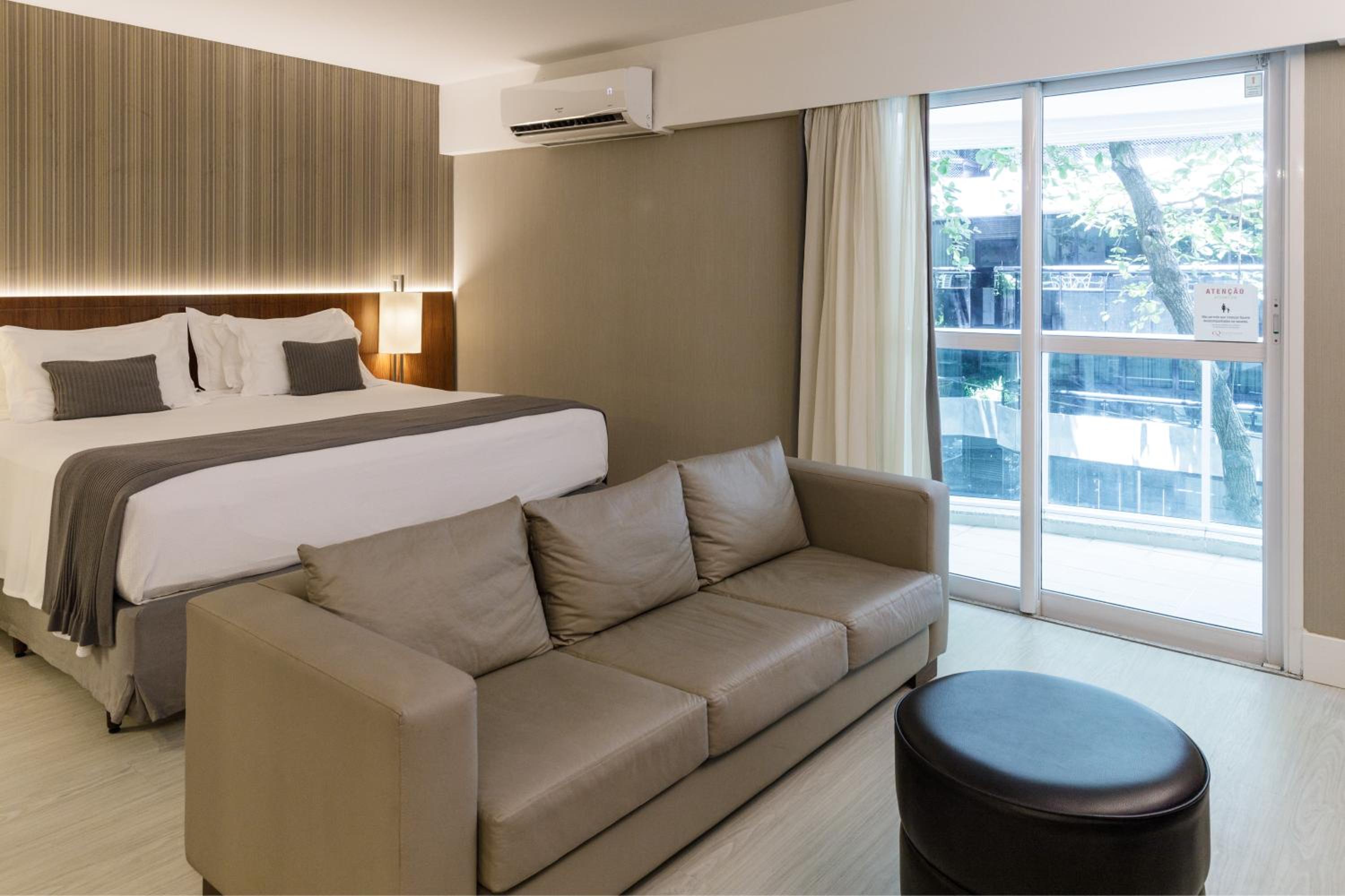 Junior Suite with Street View - Photo 4