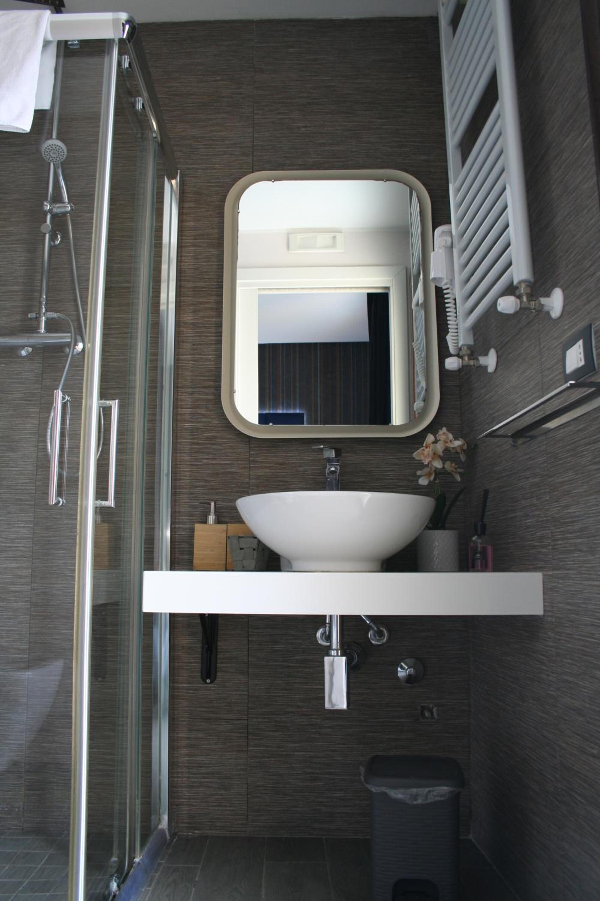 Double Room with Balcony - Photo 4