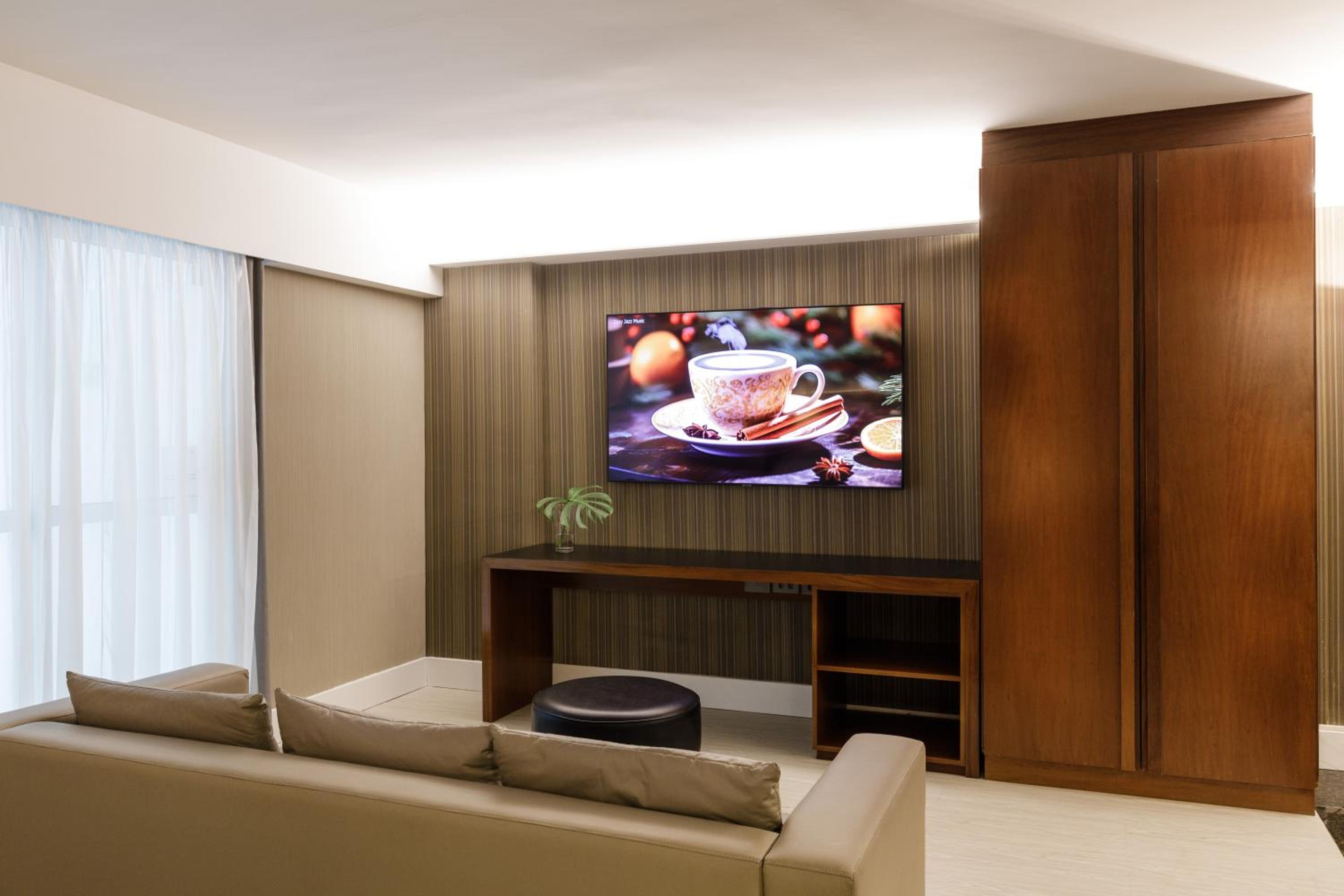 Junior Suite with Street View - Photo 9