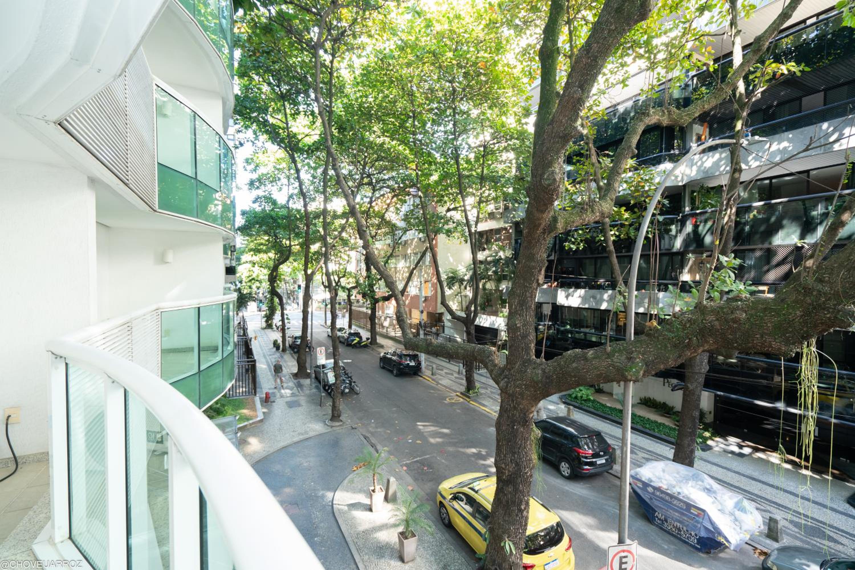 Luxury Double Room with Street View - Photo 7