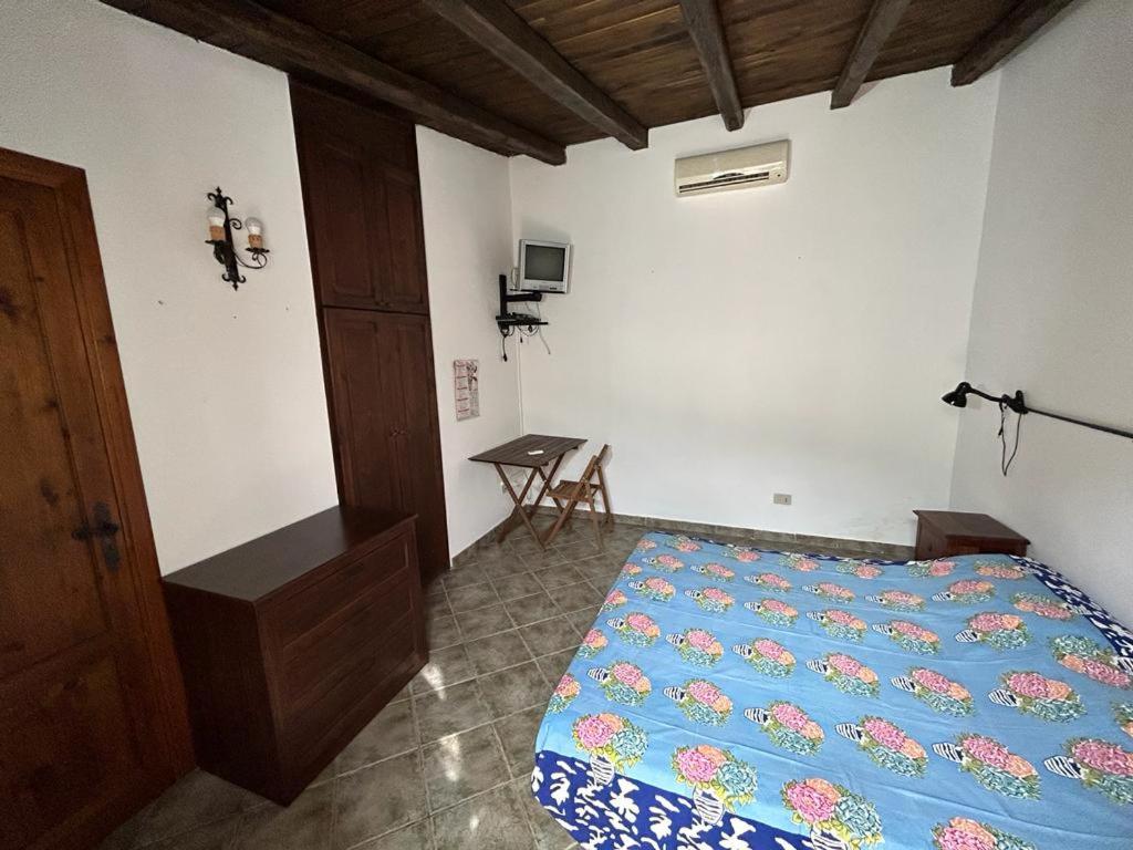 Double Room with Extra Bed photo 1