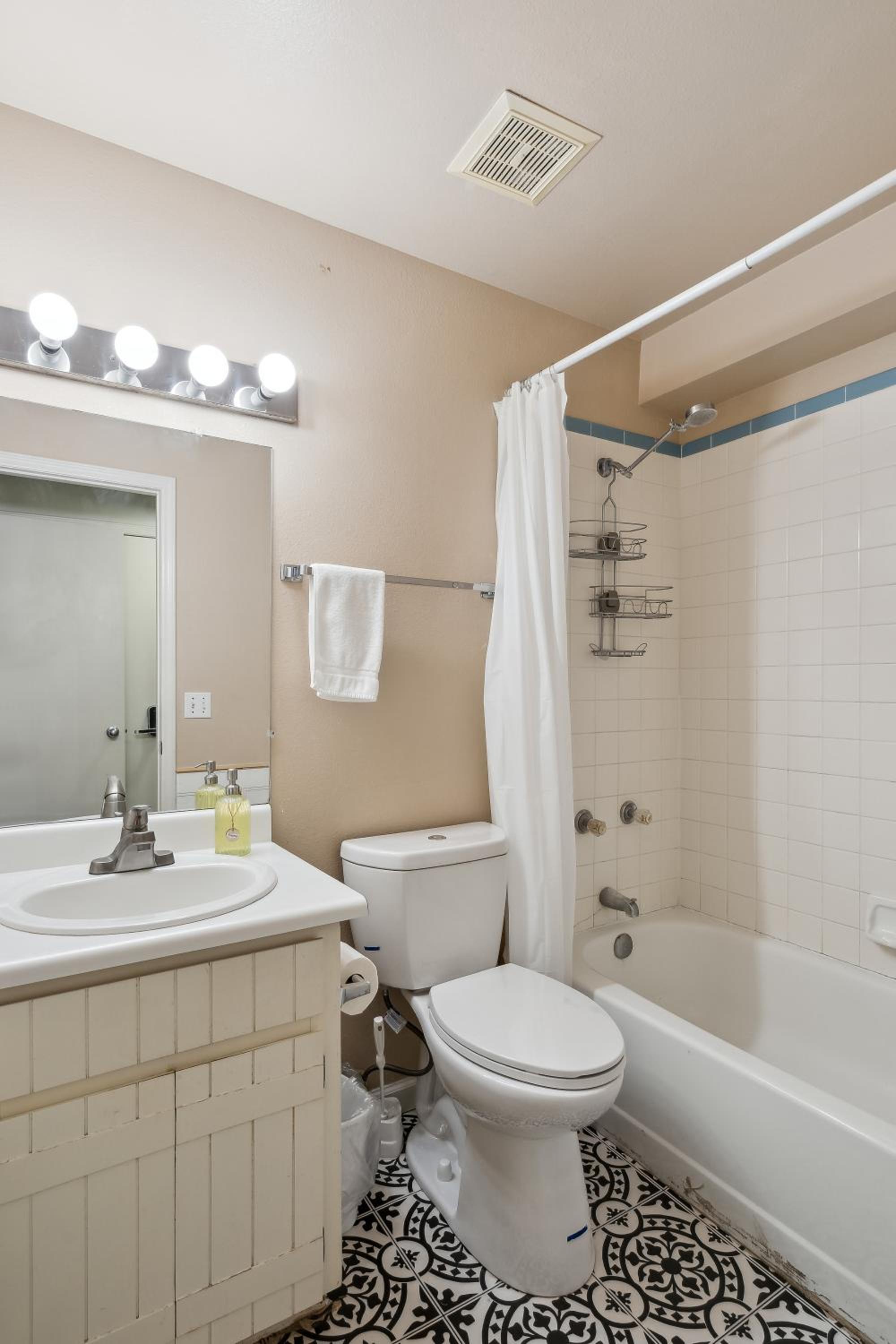 Deluxe Apartment photo 2