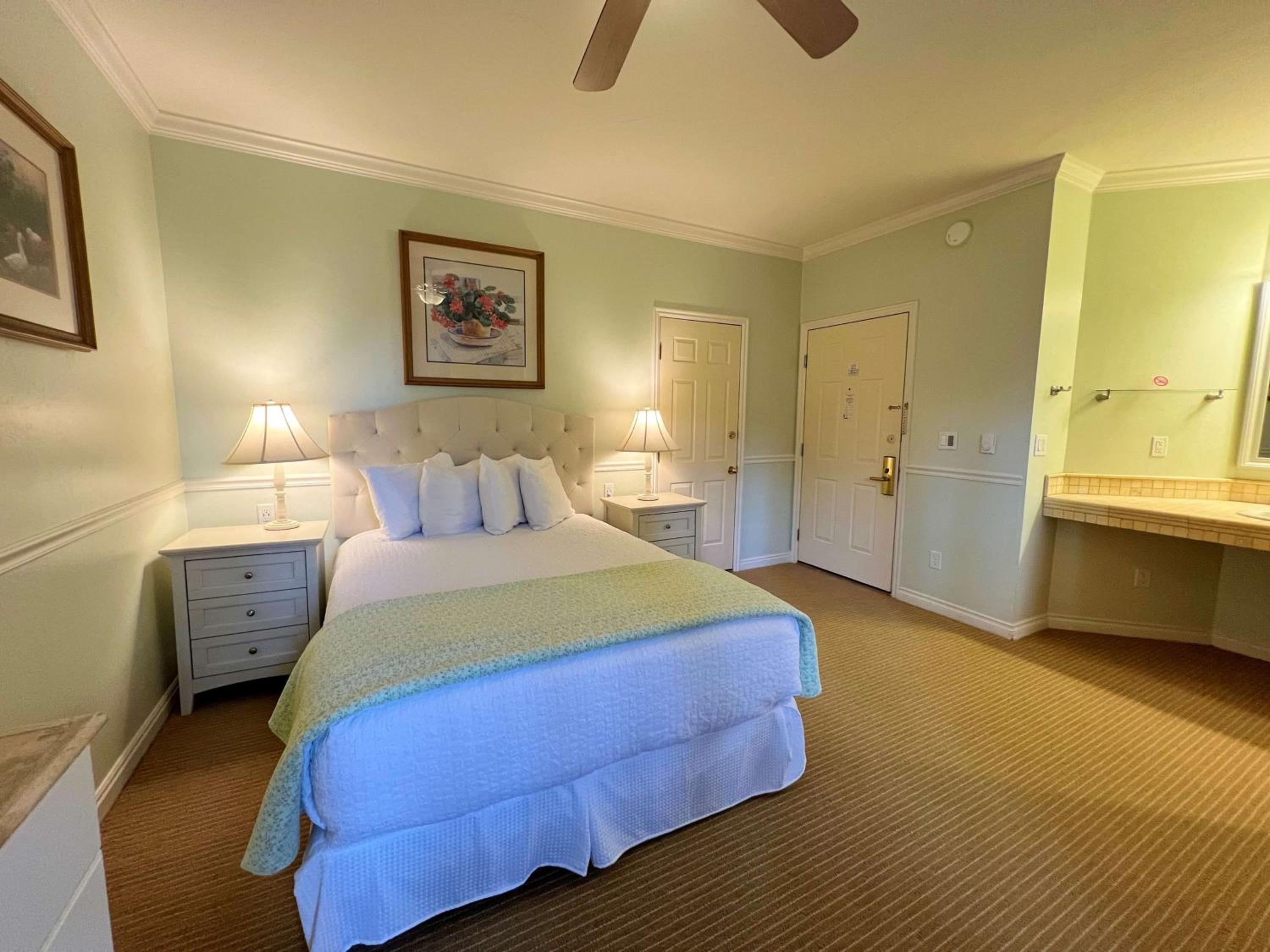 Queen Room - Disability Access - Non Smoking photo 2
