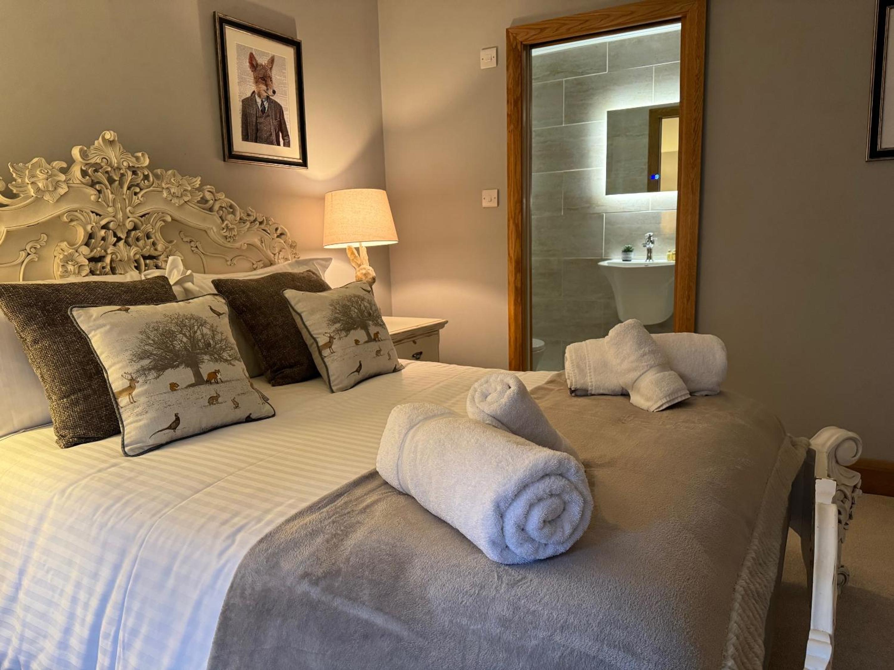 Deluxe Double Room with Shower