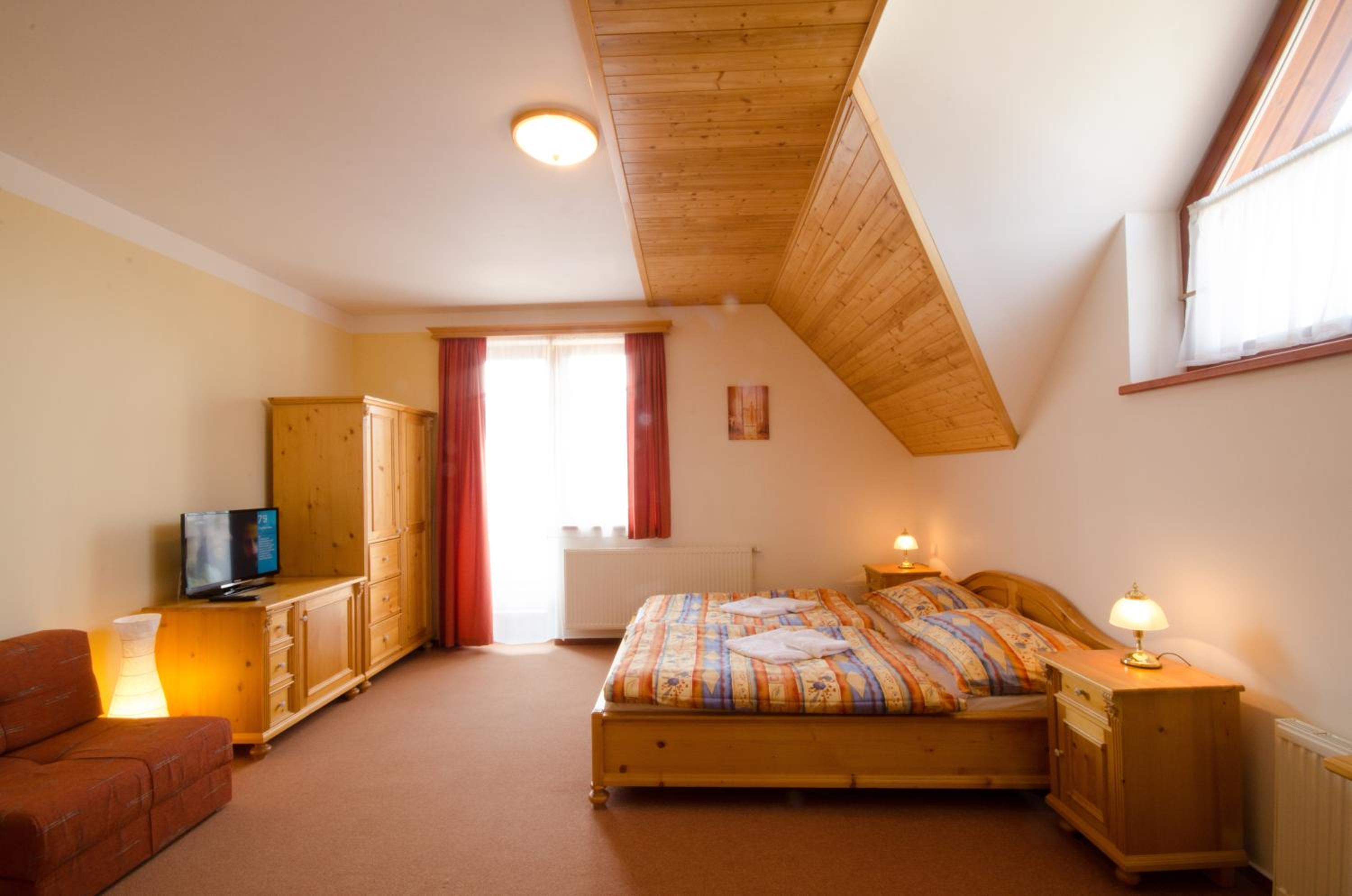 Superior Double Room with Balcony and Mountain View photo 3