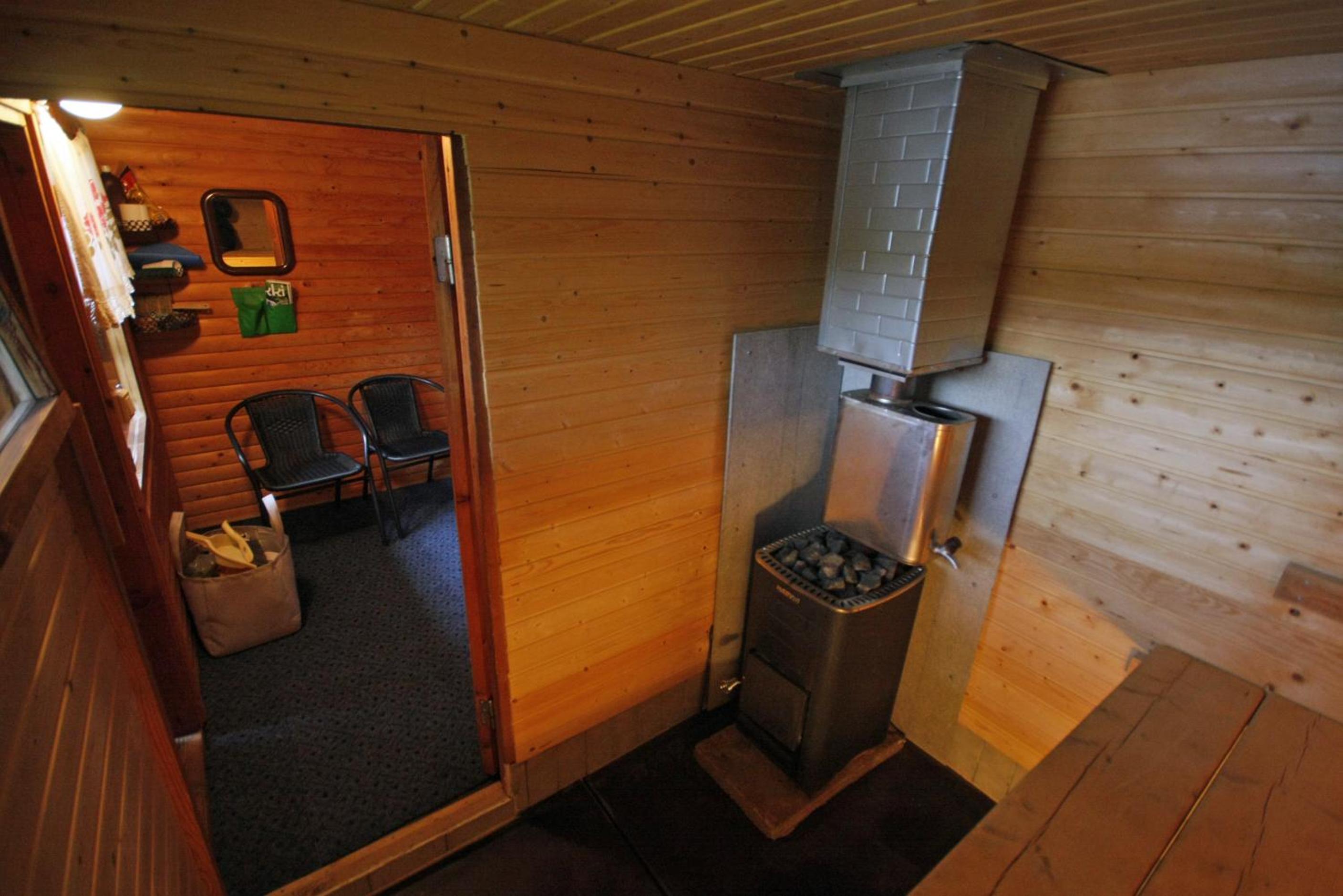 Two-Bedroom Cottage with Sauna - Photo 6
