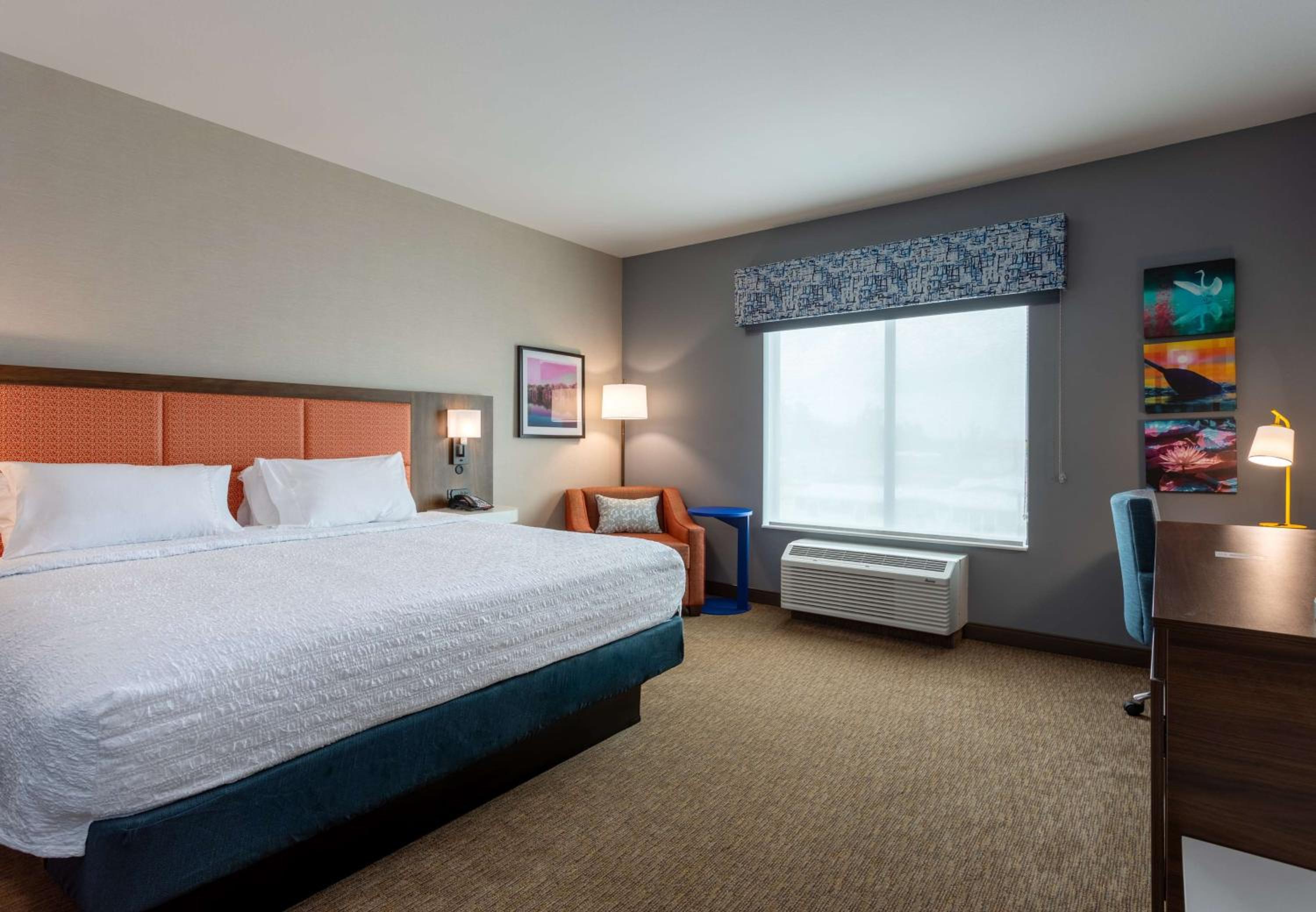 King Room with Tub - Mobility Access - Photo 2